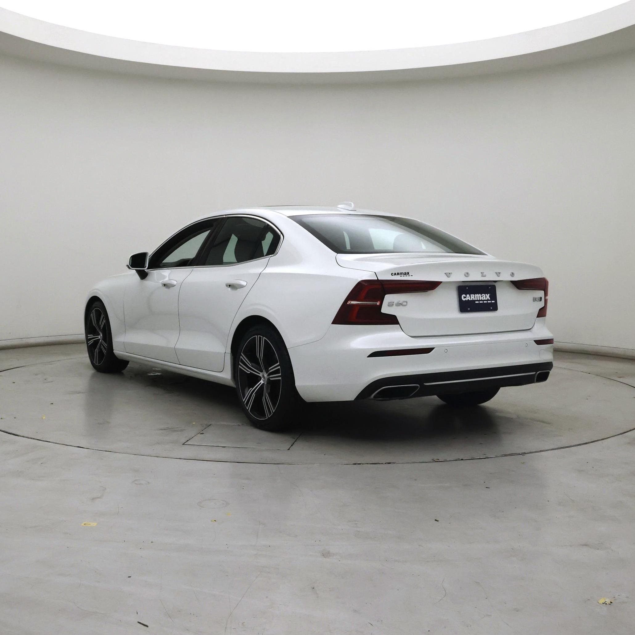 Thumbnail: 2022 Volvo S60 - 2