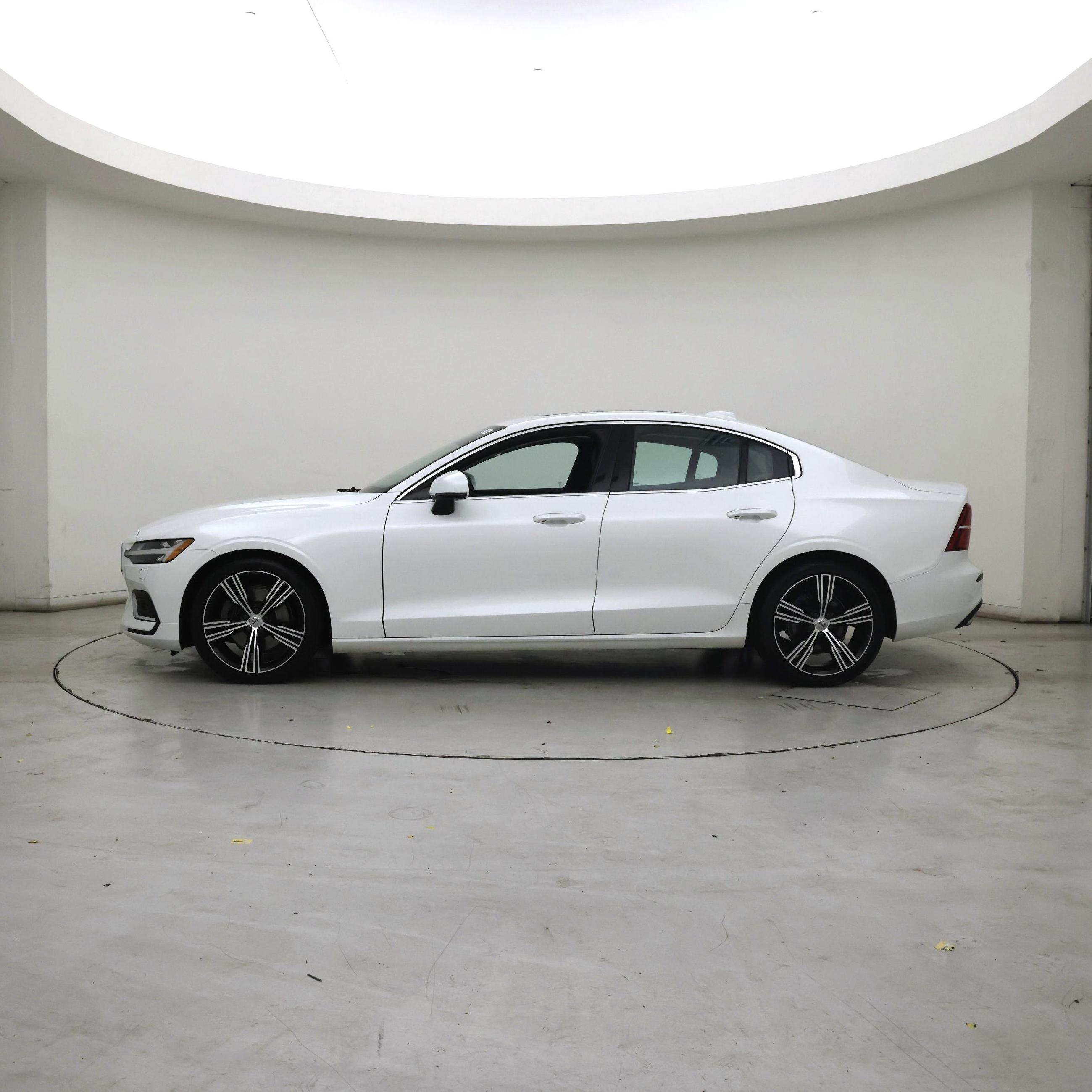 Thumbnail: 2022 Volvo S60 - 3