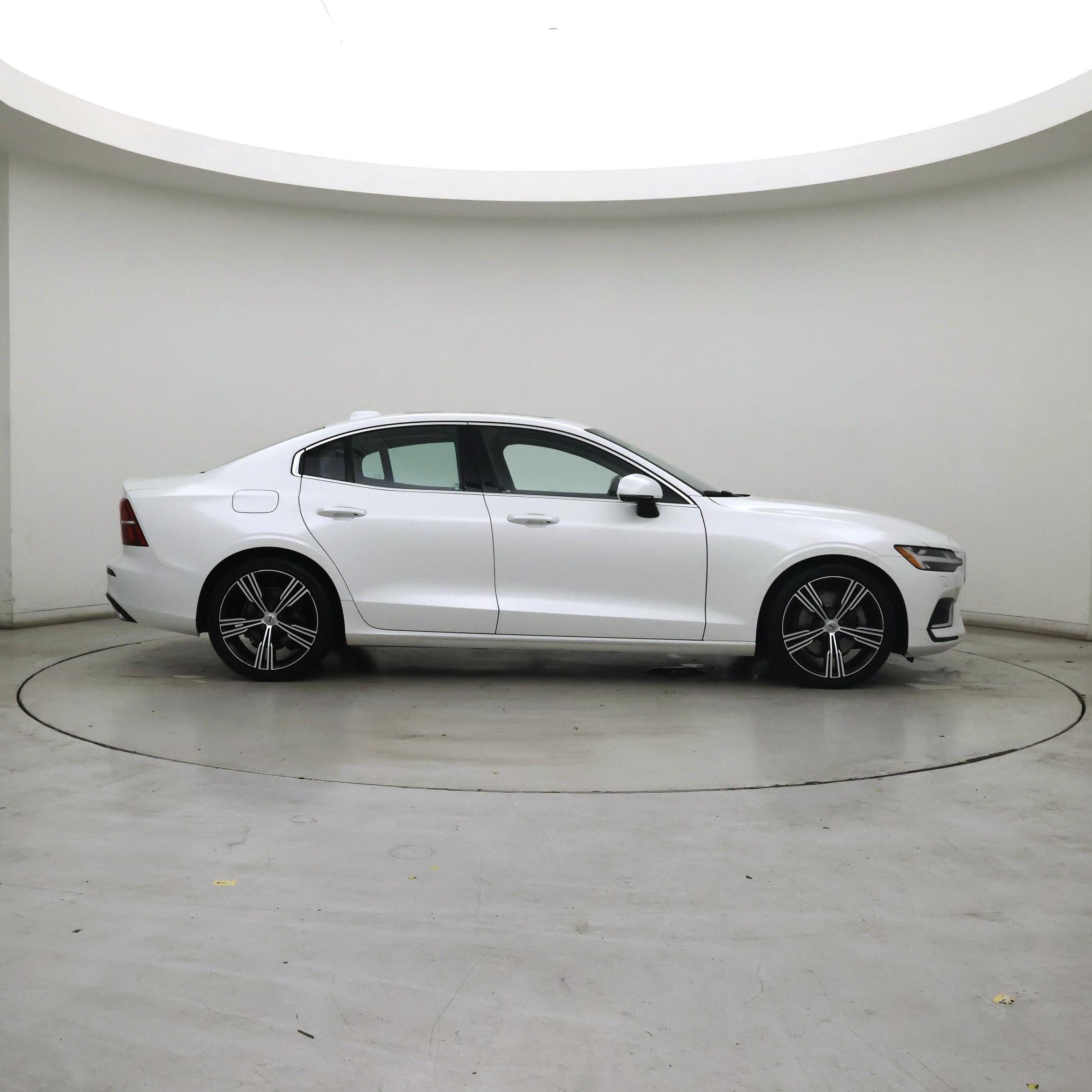 Thumbnail: 2022 Volvo S60 - 7