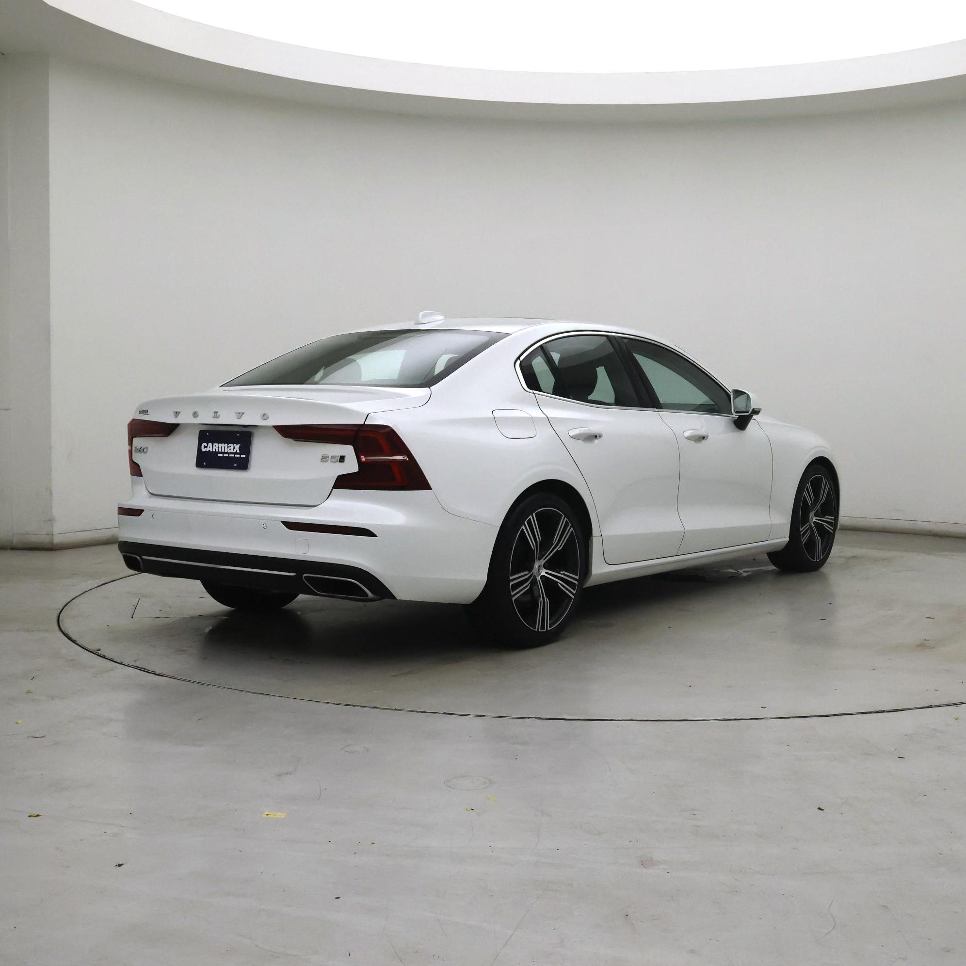 Thumbnail: 2022 Volvo S60 - 8