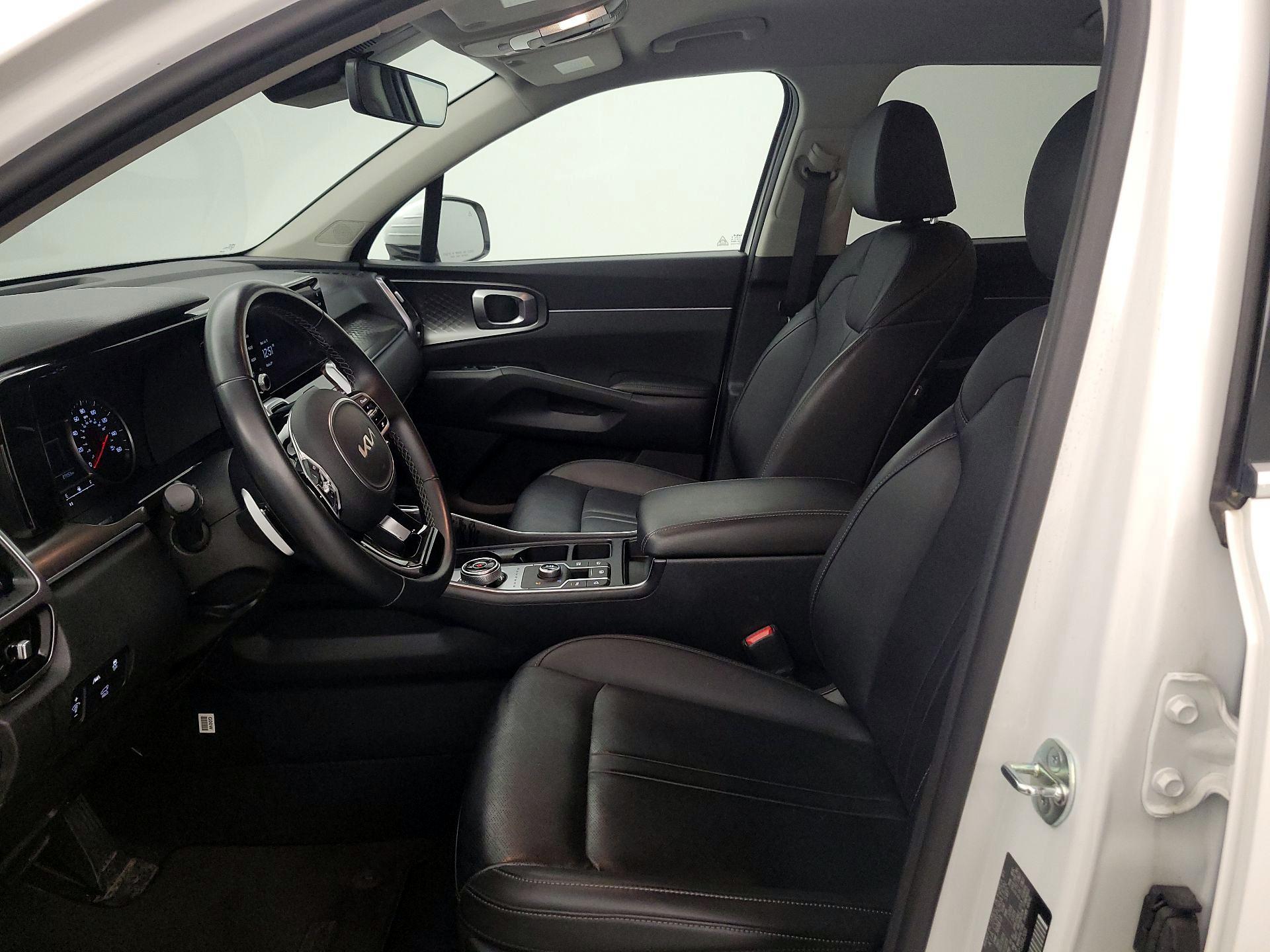 Thumbnail: 2023 Kia Sorento - 9