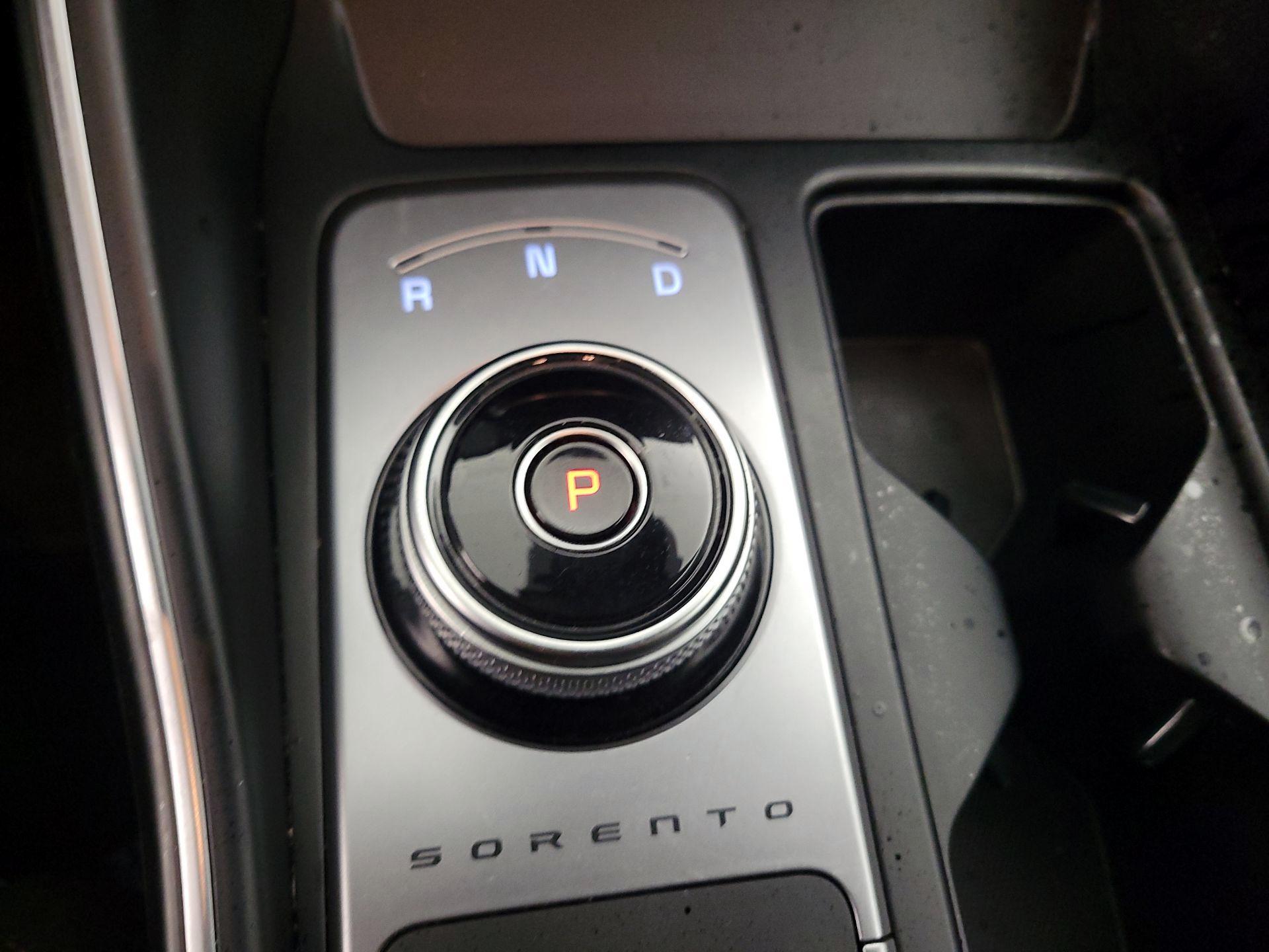 Thumbnail: 2023 Kia Sorento - 15