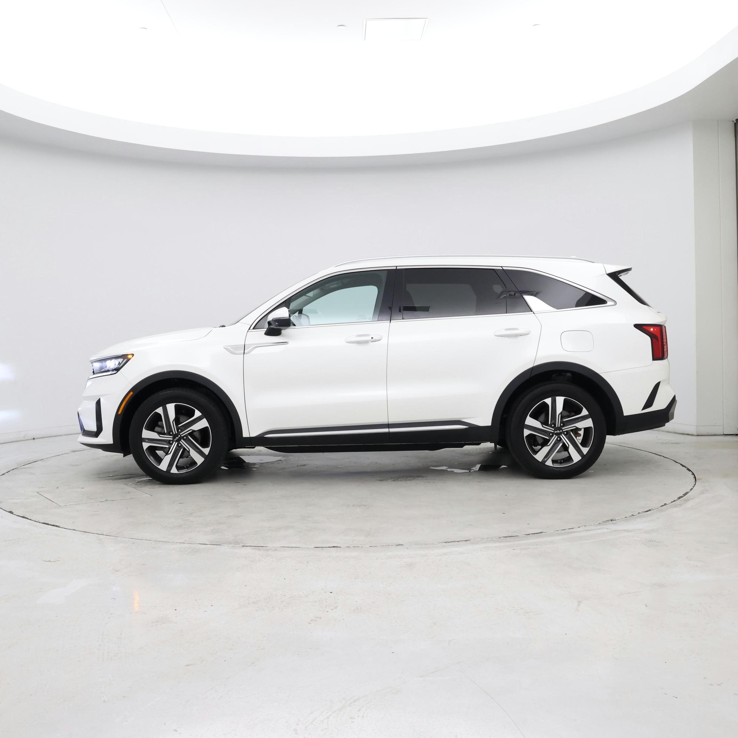 Thumbnail: 2023 Kia Sorento - 7
