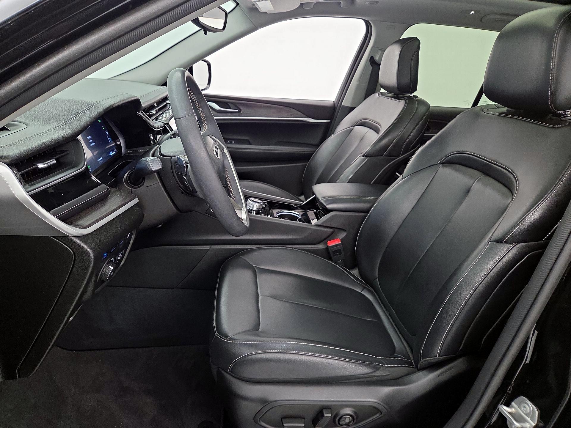 Thumbnail: 2023 Jeep Grand Cherokee - 11