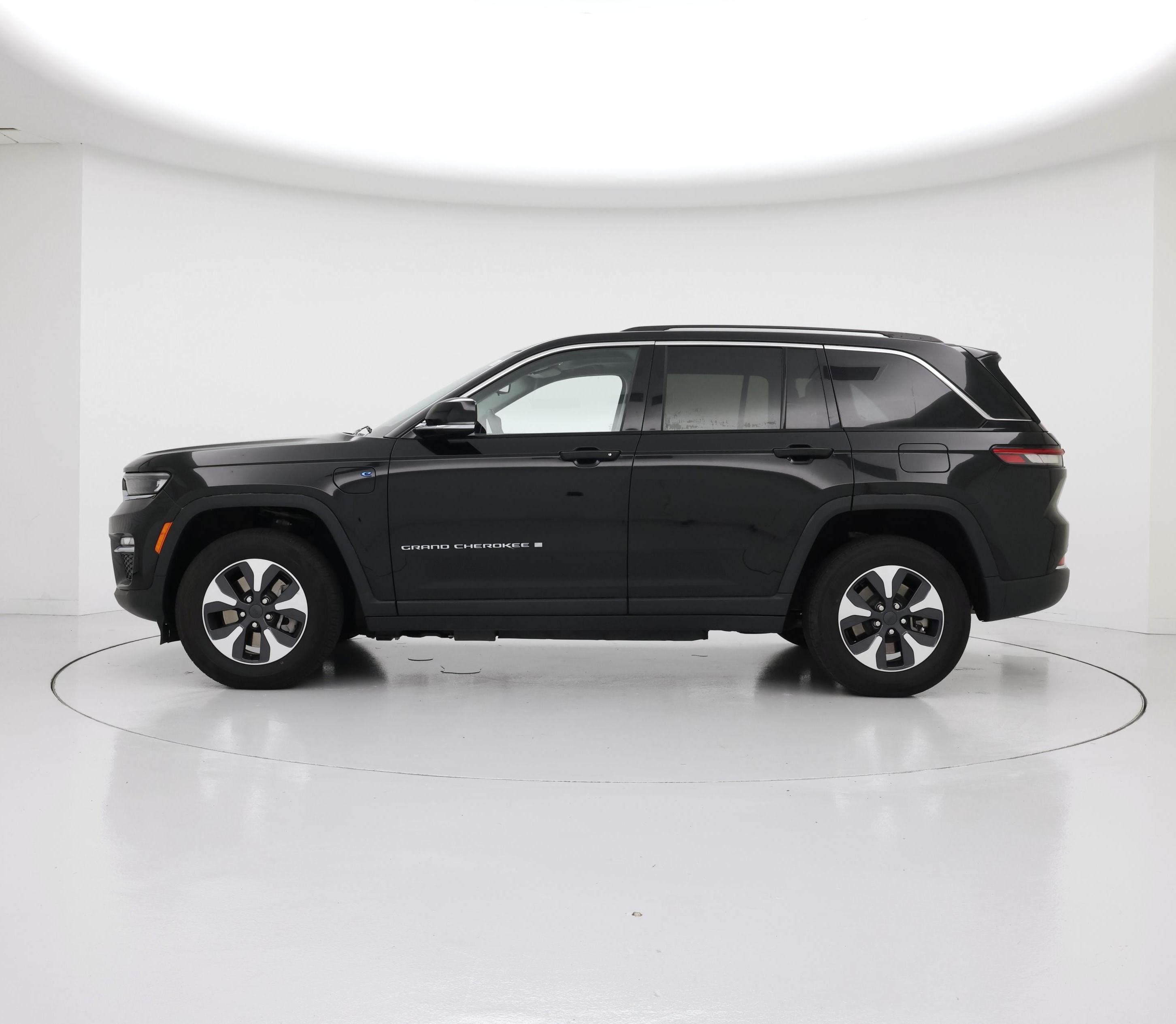 Thumbnail: 2023 Jeep Grand Cherokee - 3