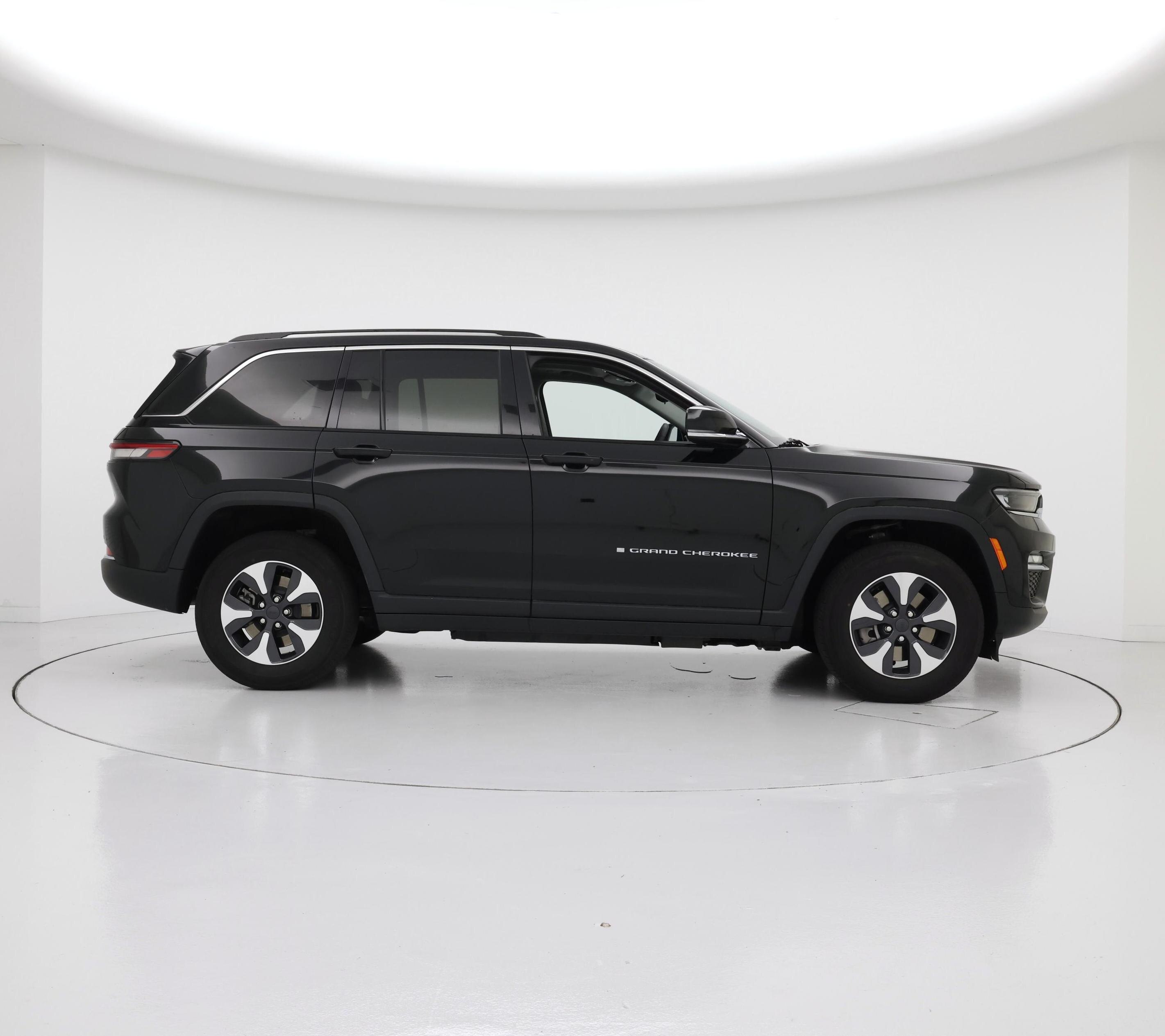 Thumbnail: 2023 Jeep Grand Cherokee - 7