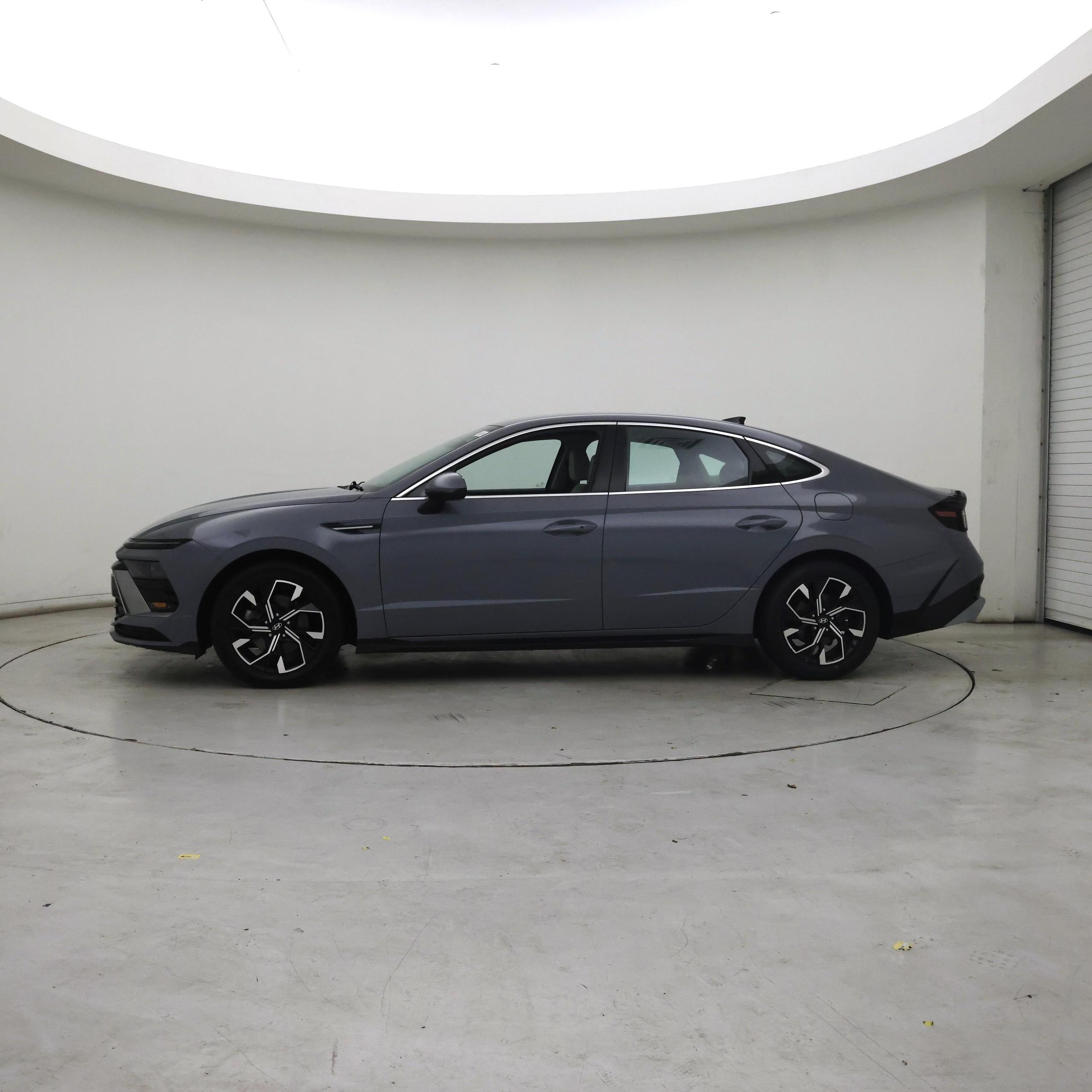Thumbnail: 2024 Hyundai Sonata - 3