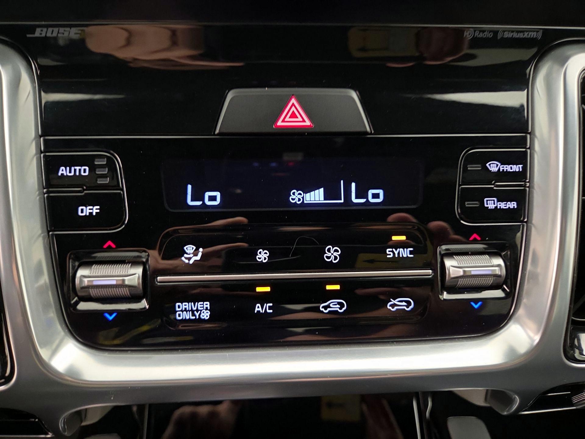 Thumbnail: 2023 Kia Sorento - 17