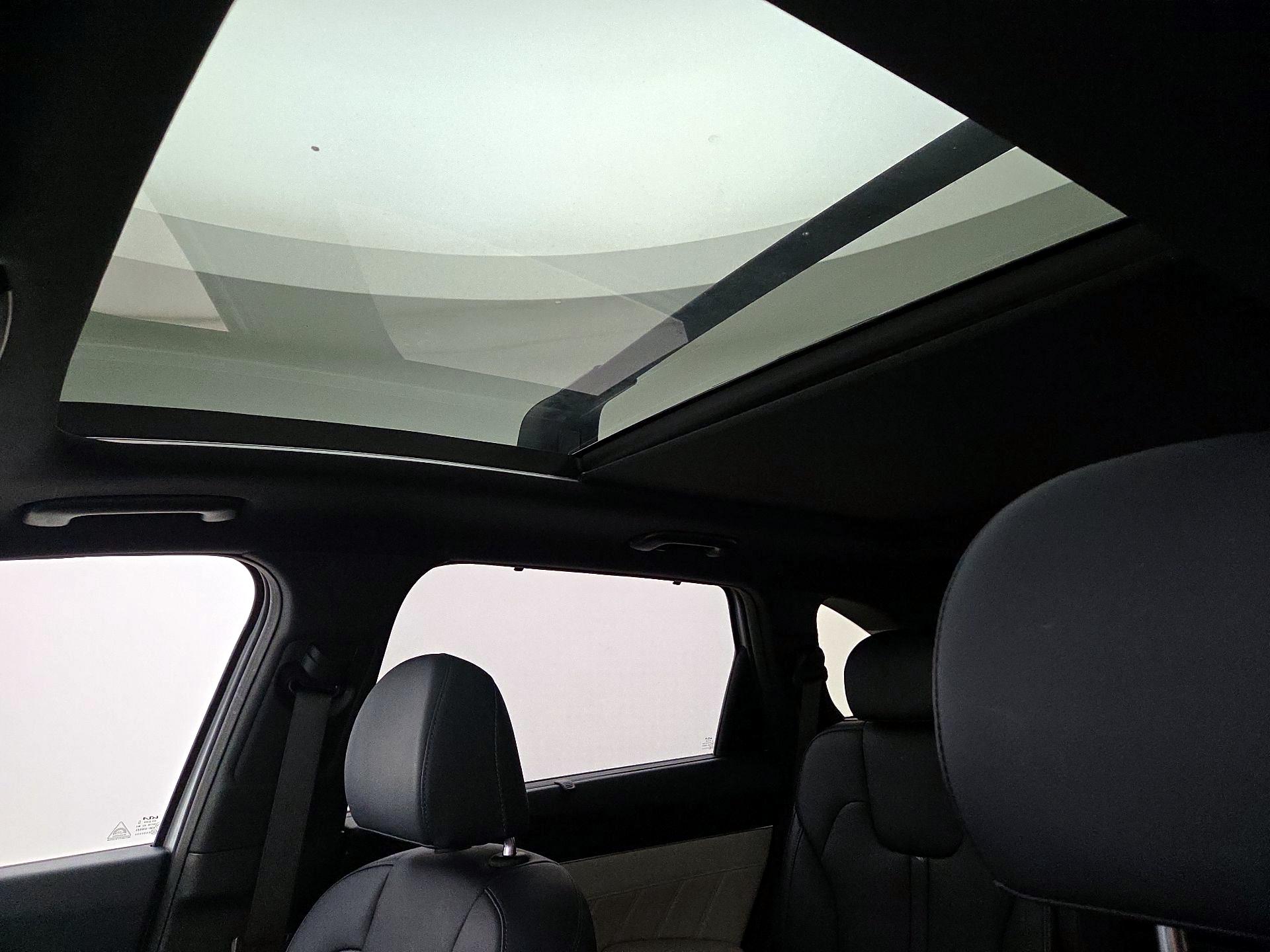 Thumbnail: 2023 Kia Sorento - 20