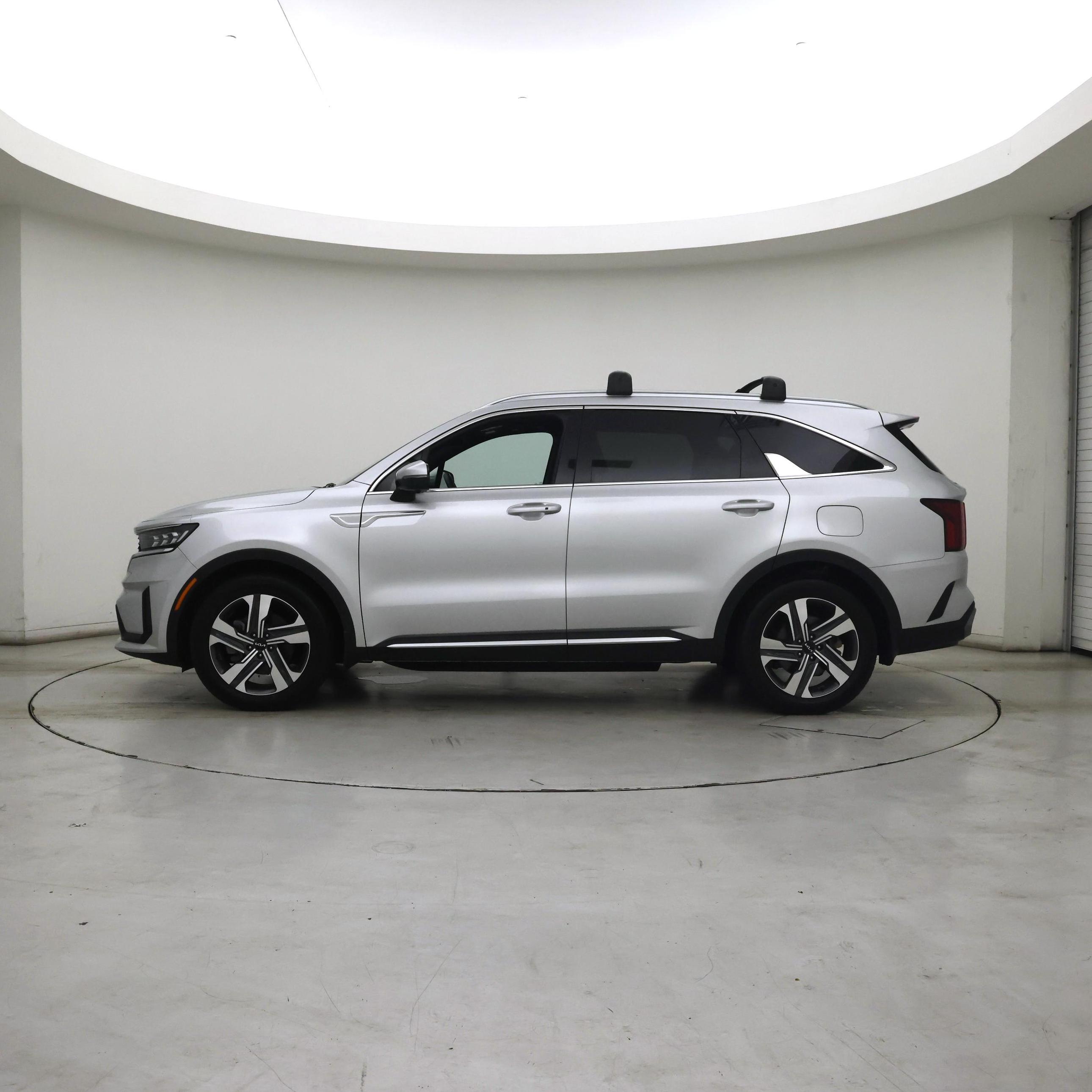 Thumbnail: 2023 Kia Sorento - 3