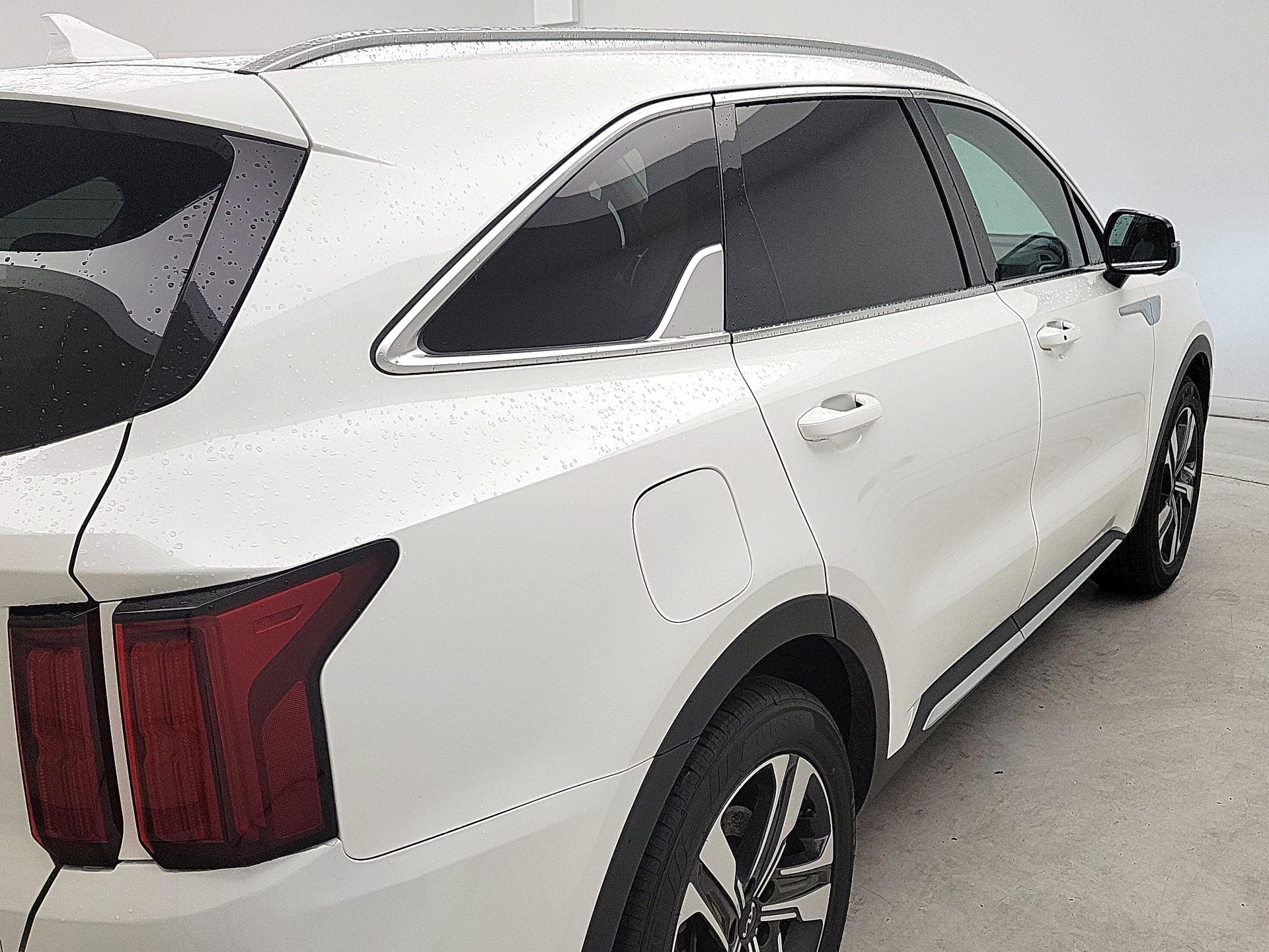 Thumbnail: 2023 Kia Sorento - 5