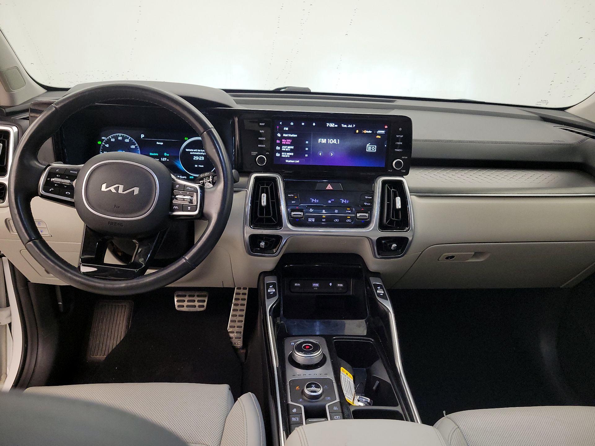 Thumbnail: 2023 Kia Sorento - 8