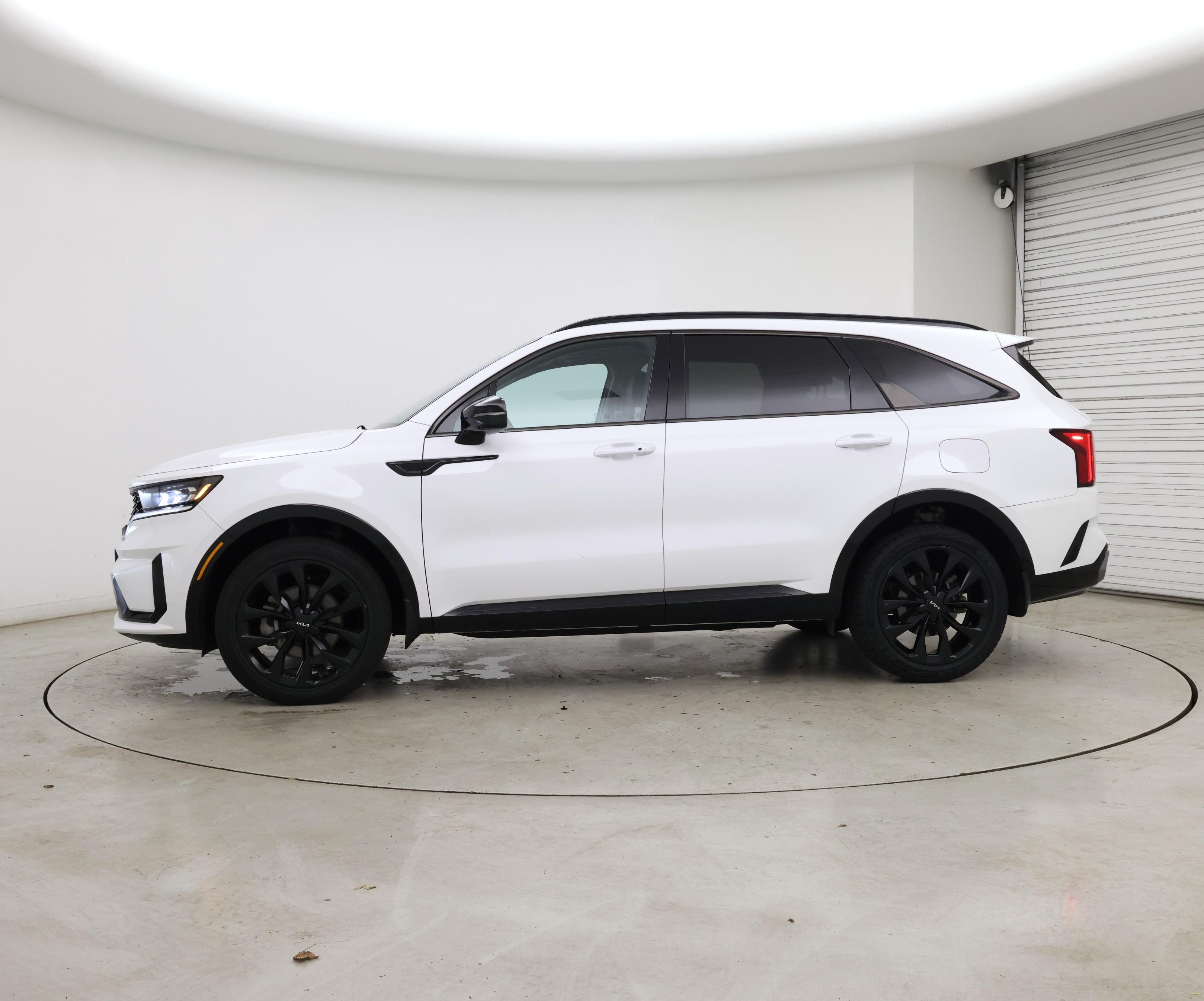 Thumbnail: 2023 Kia Sorento - 3