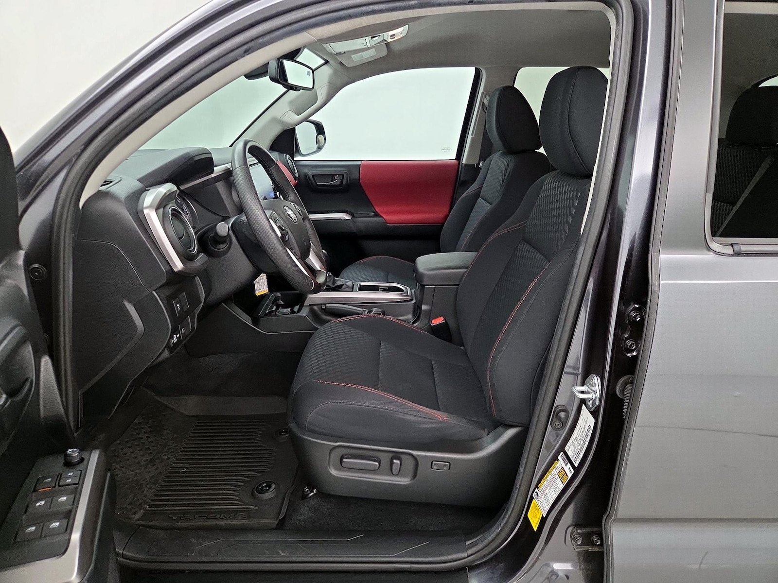 2021 Toyota Tacoma SR5 - Photo 12