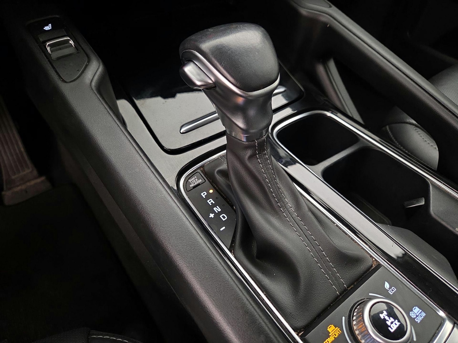 2023 Kia Telluride S - Photo 17