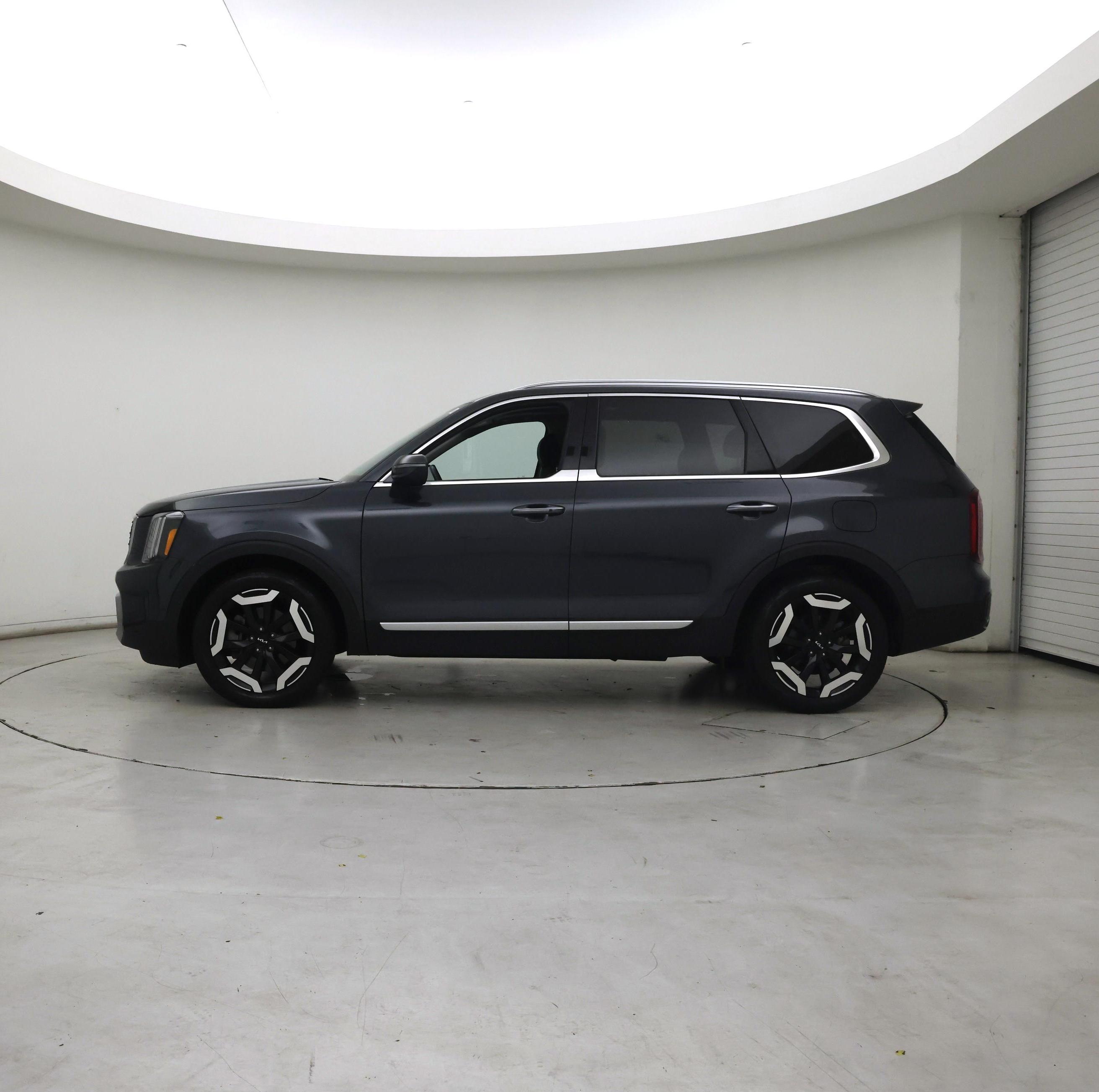 Thumbnail: 2023 Kia Telluride - 3