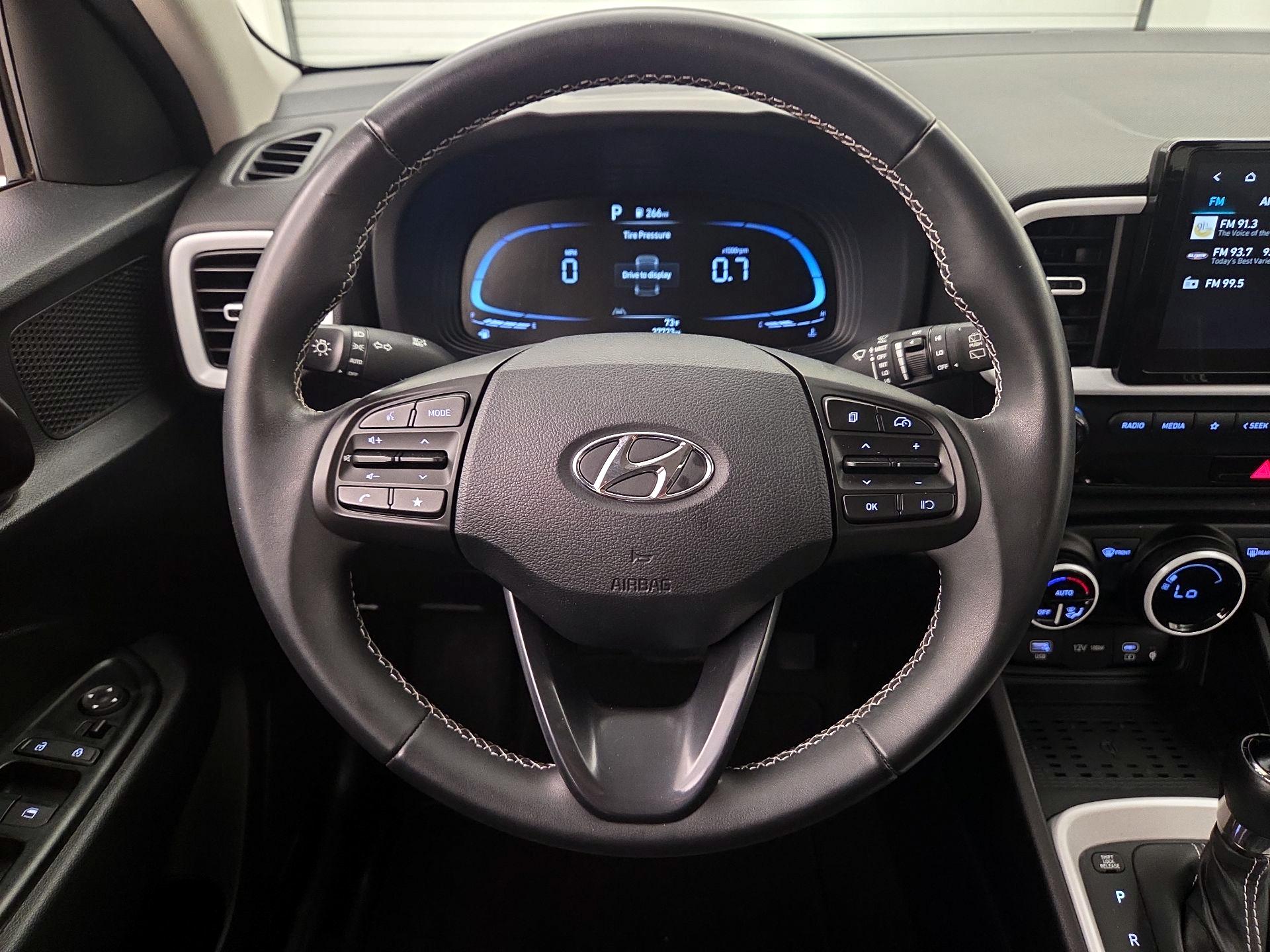 Thumbnail: 2023 Hyundai Venue - 10