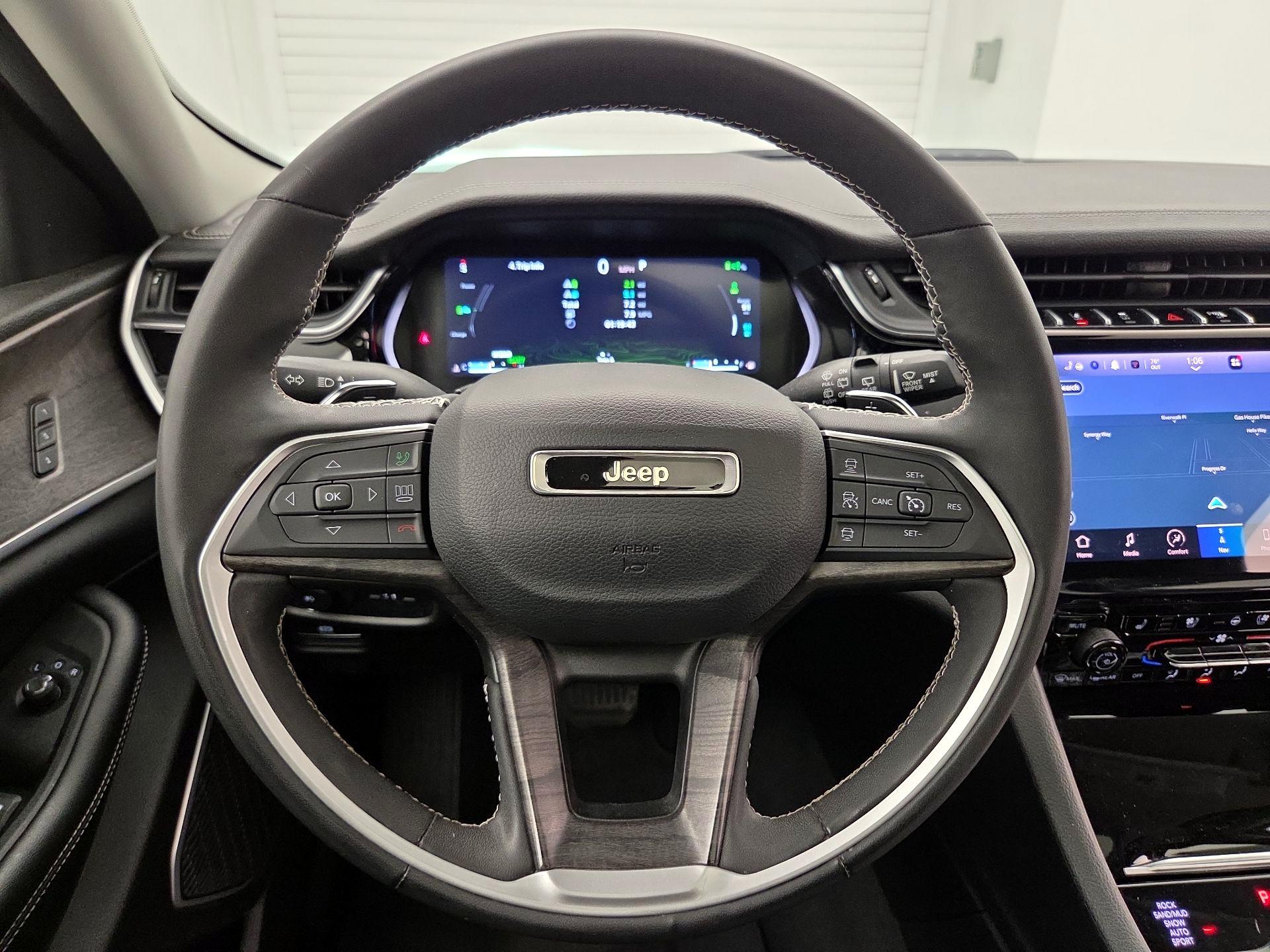 Thumbnail: 2023 Jeep Grand Cherokee - 10