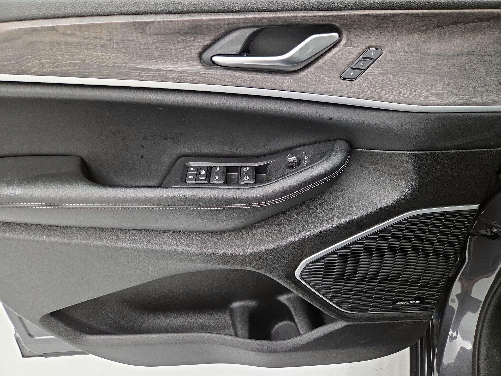 Thumbnail: 2023 Jeep Grand Cherokee - 12