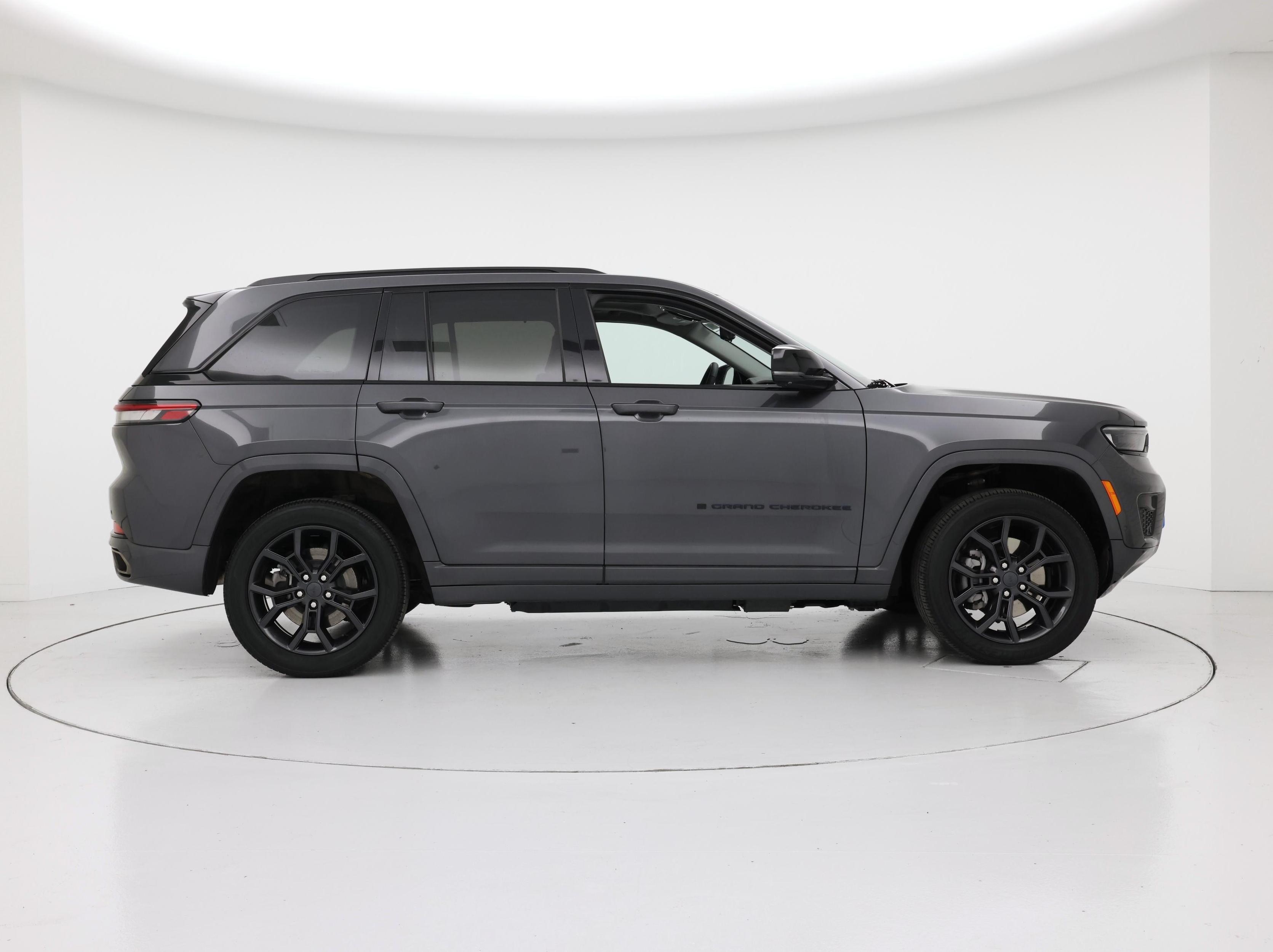 Thumbnail: 2023 Jeep Grand Cherokee - 7