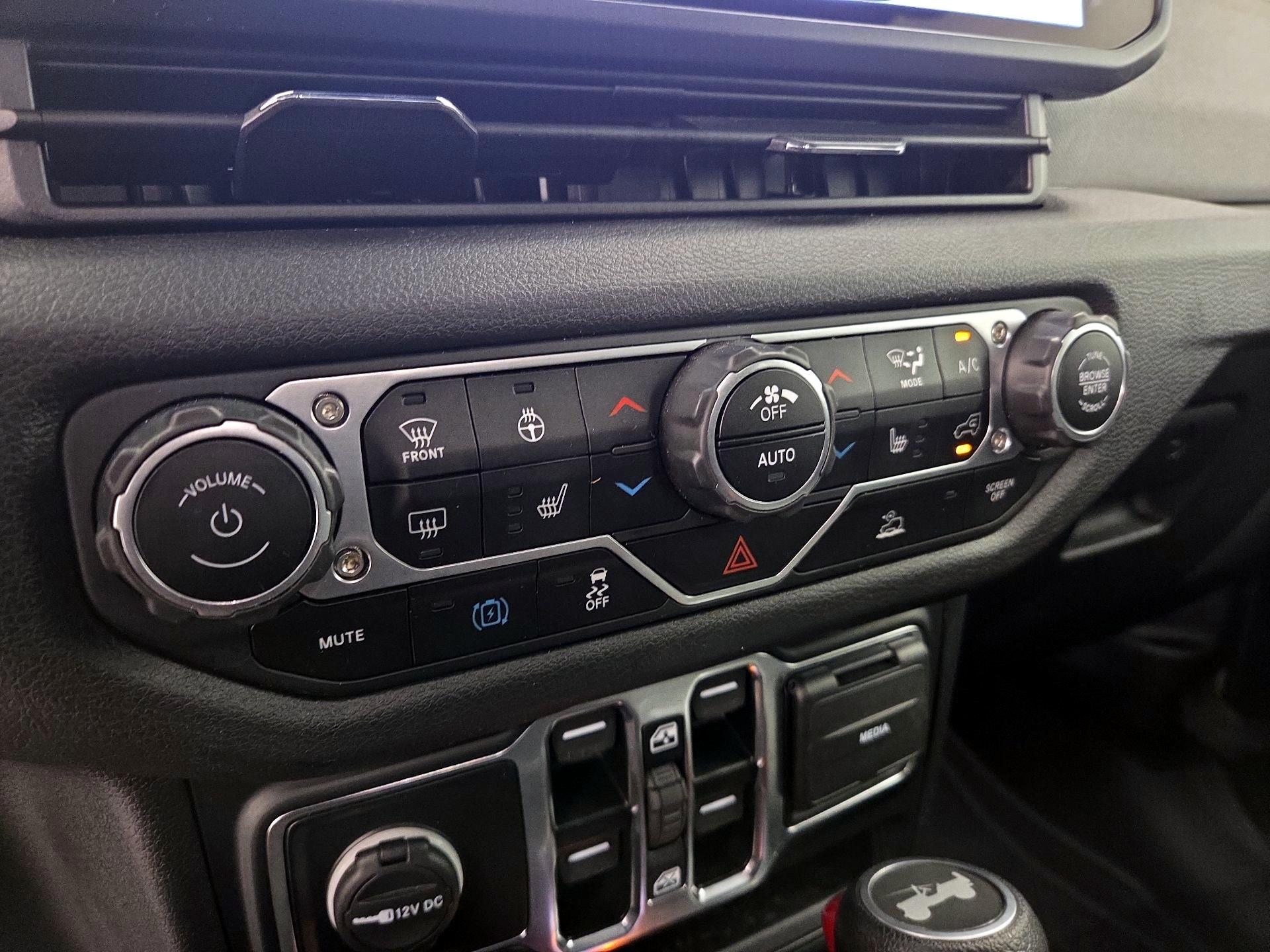 Thumbnail: 2024 Jeep Wrangler - 16