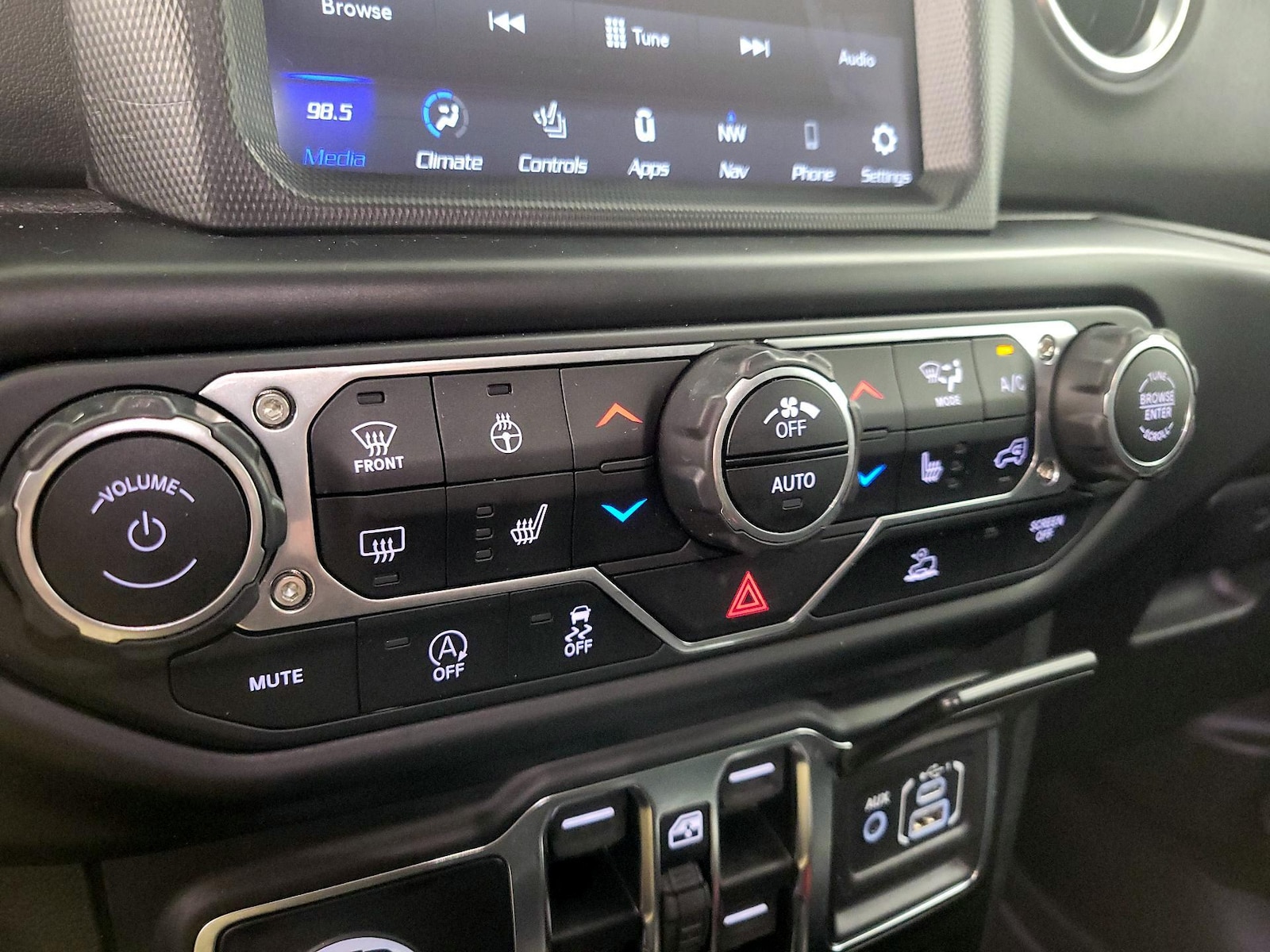 2022 Jeep Wrangler Unlimited Sahara - Photo 18