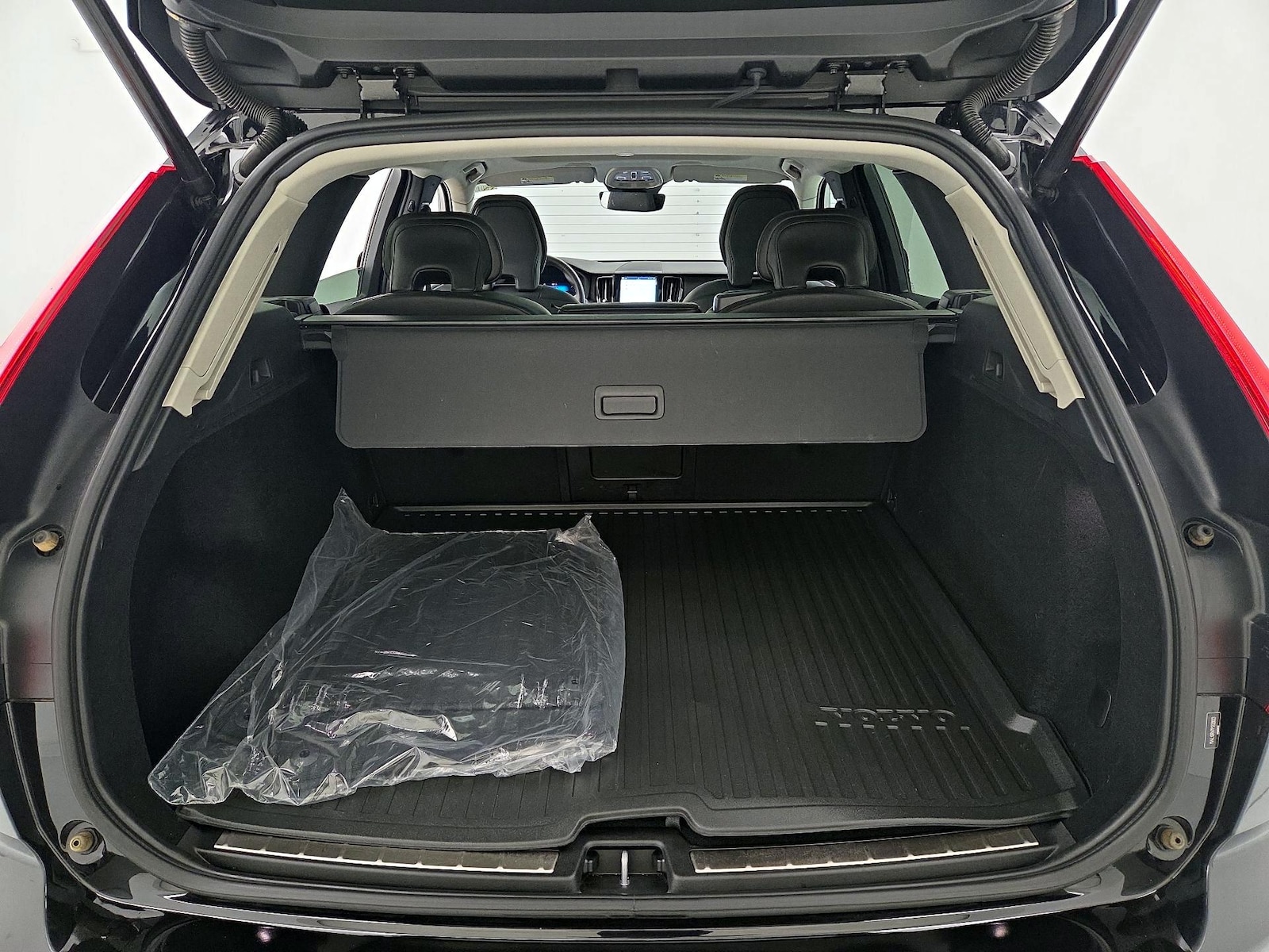 2023 Volvo XC60 Core - Photo 23