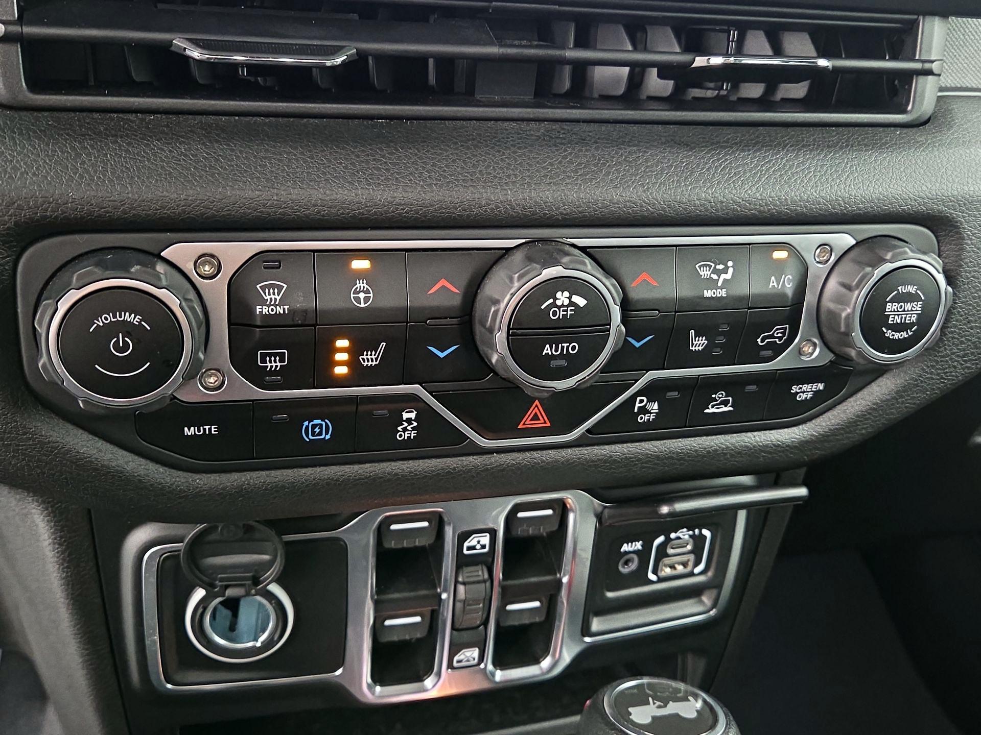 Thumbnail: 2024 Jeep Wrangler - 16
