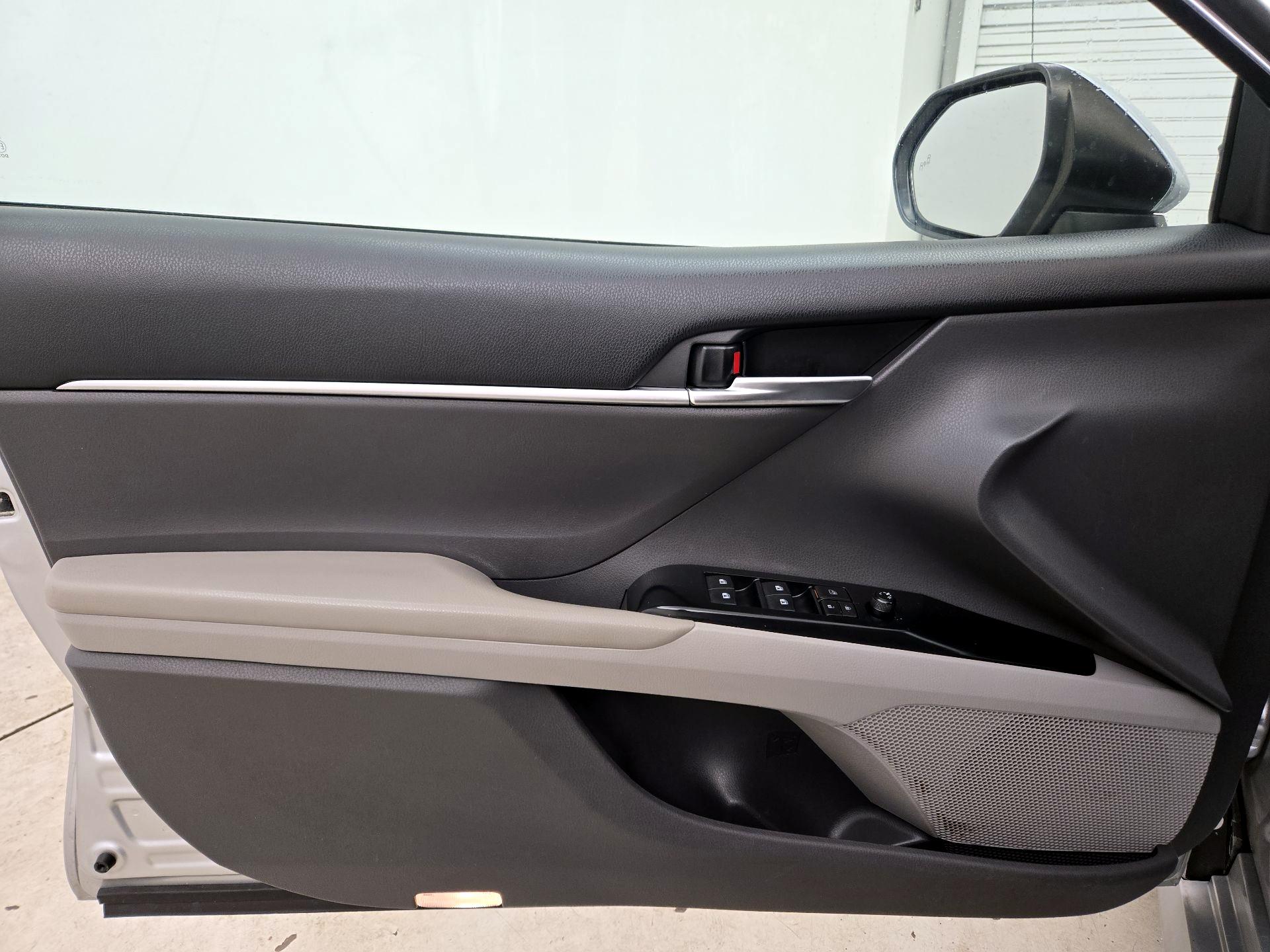 Thumbnail: 2018 Toyota Camry - 12