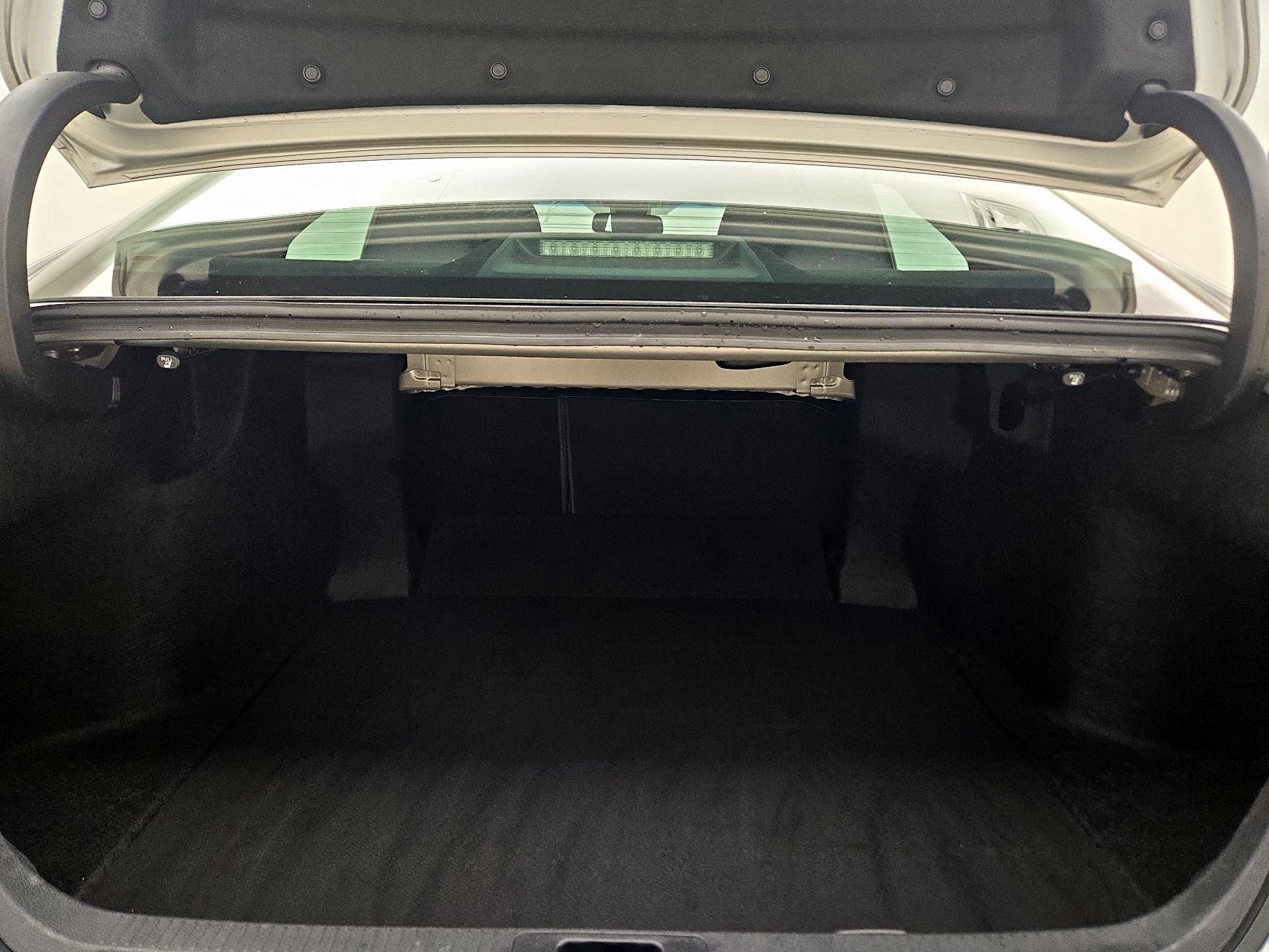 Thumbnail: 2018 Toyota Camry - 17