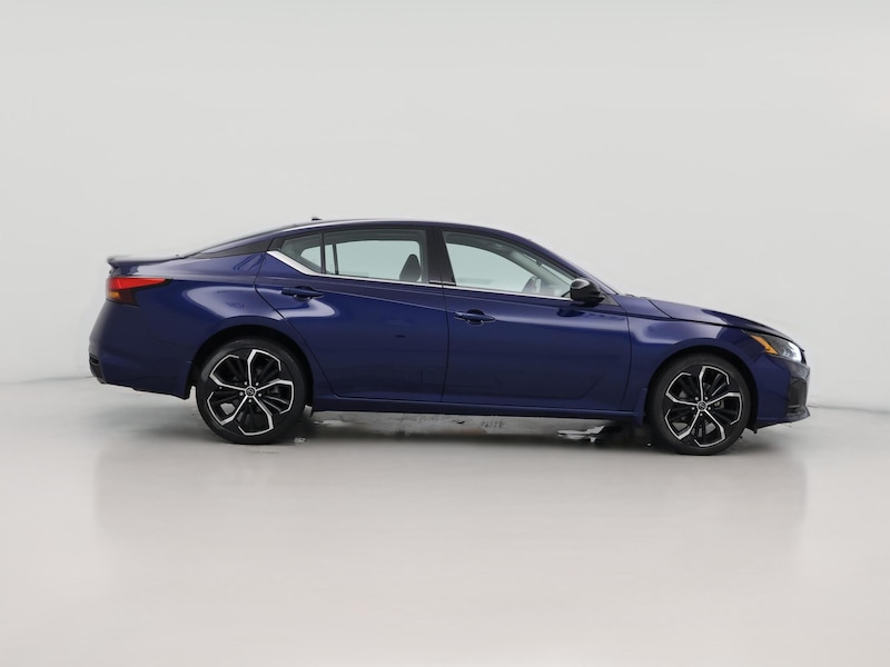 2023 Nissan Altima SR