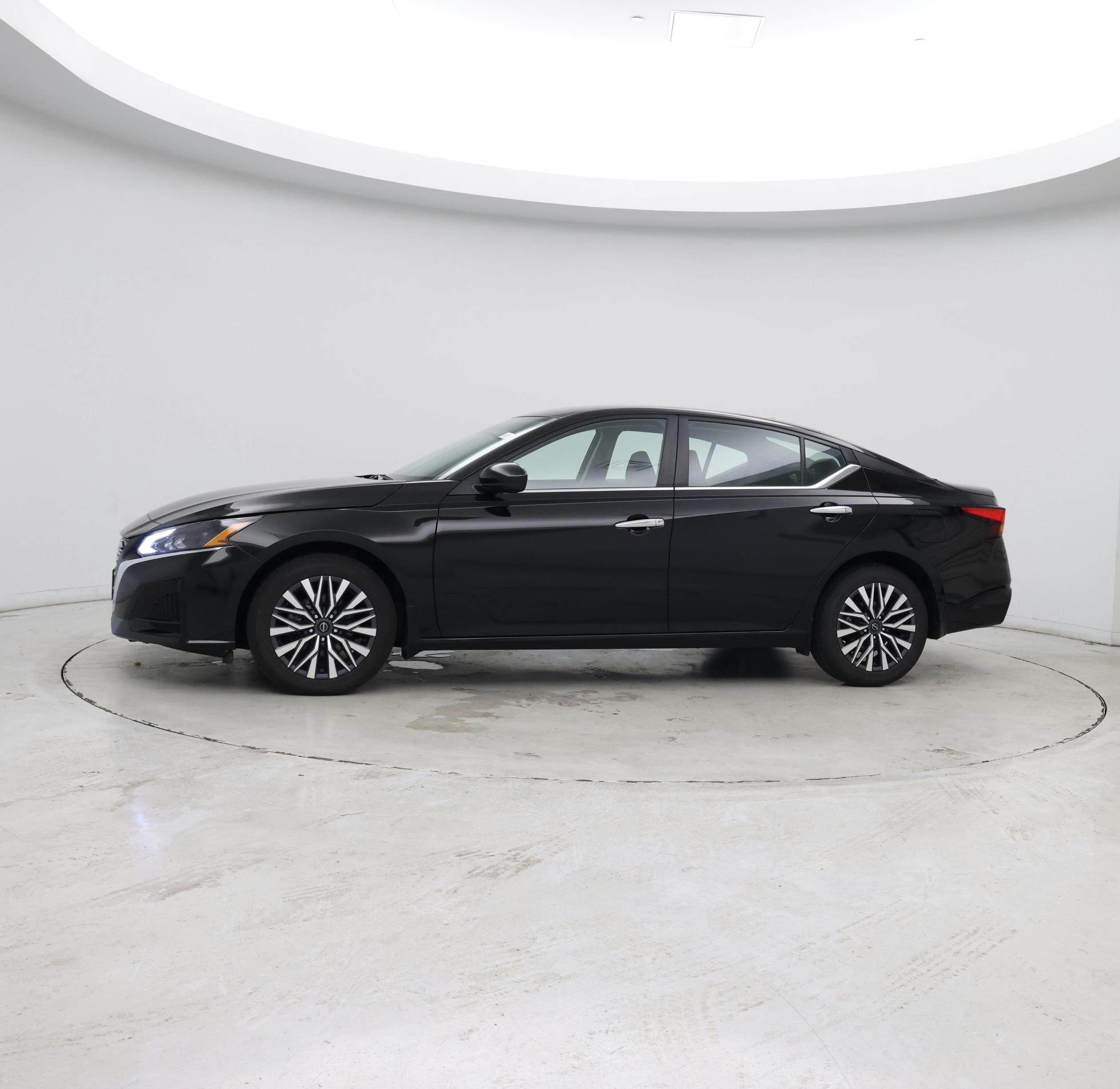 Thumbnail: 2023 Nissan Altima - 4