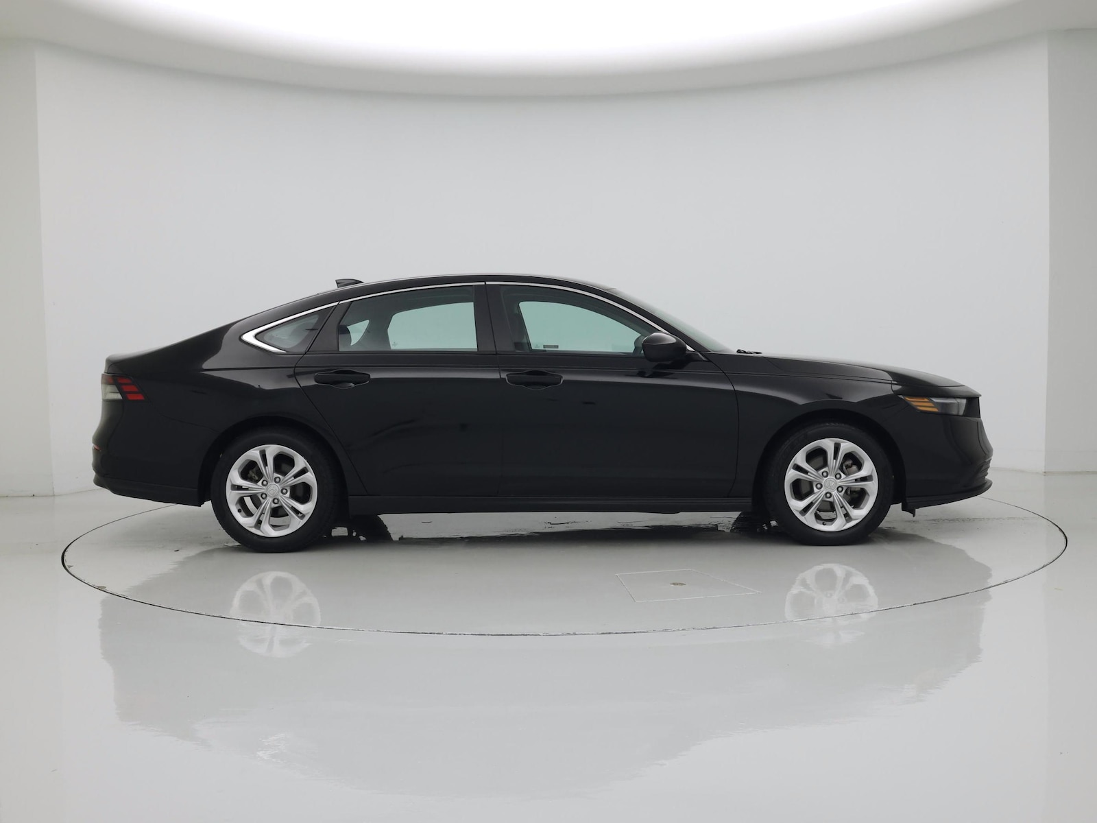 2024 Honda Accord LX - Photo 8