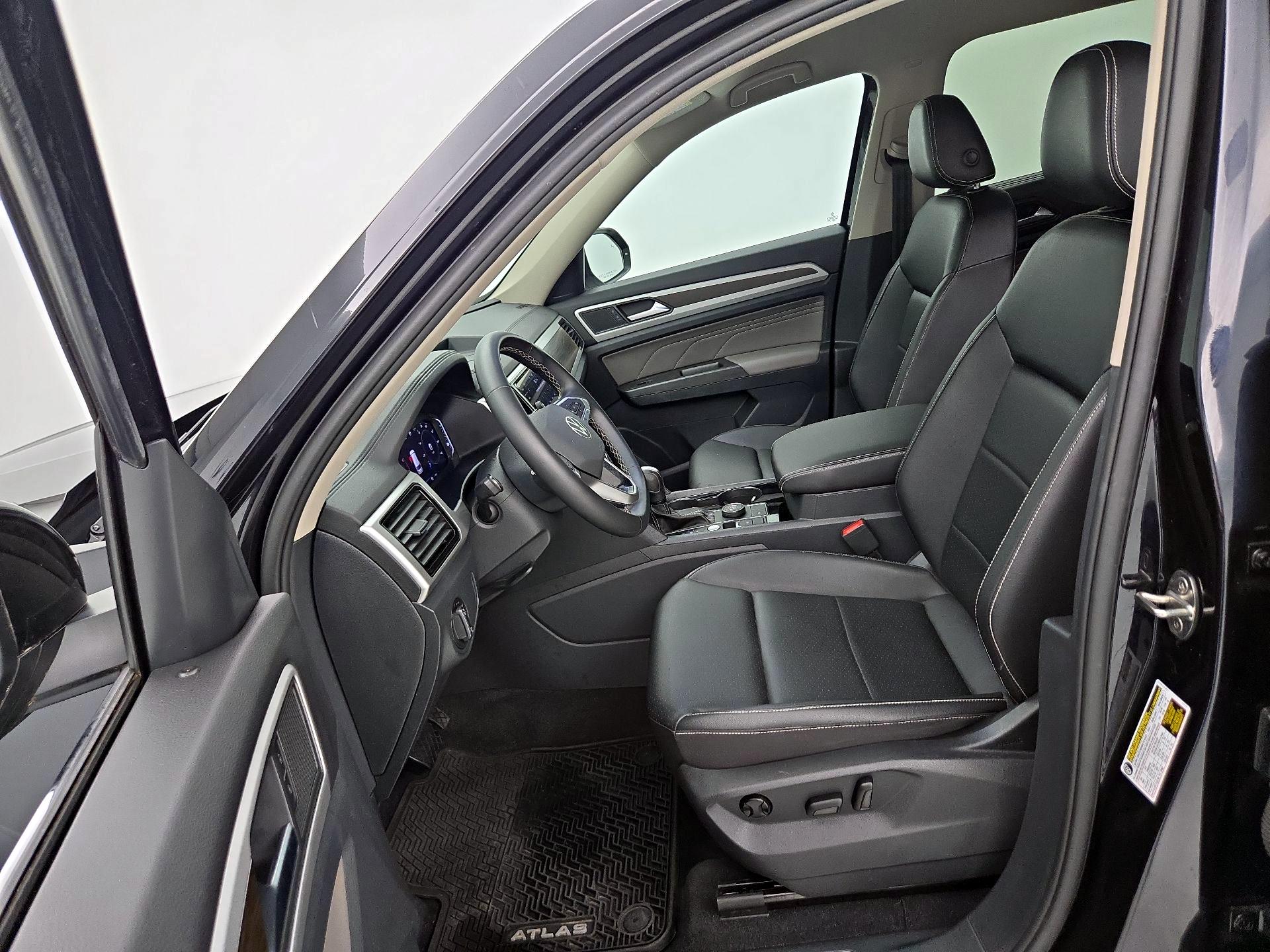 Thumbnail: 2023 Volkswagen Atlas - 11