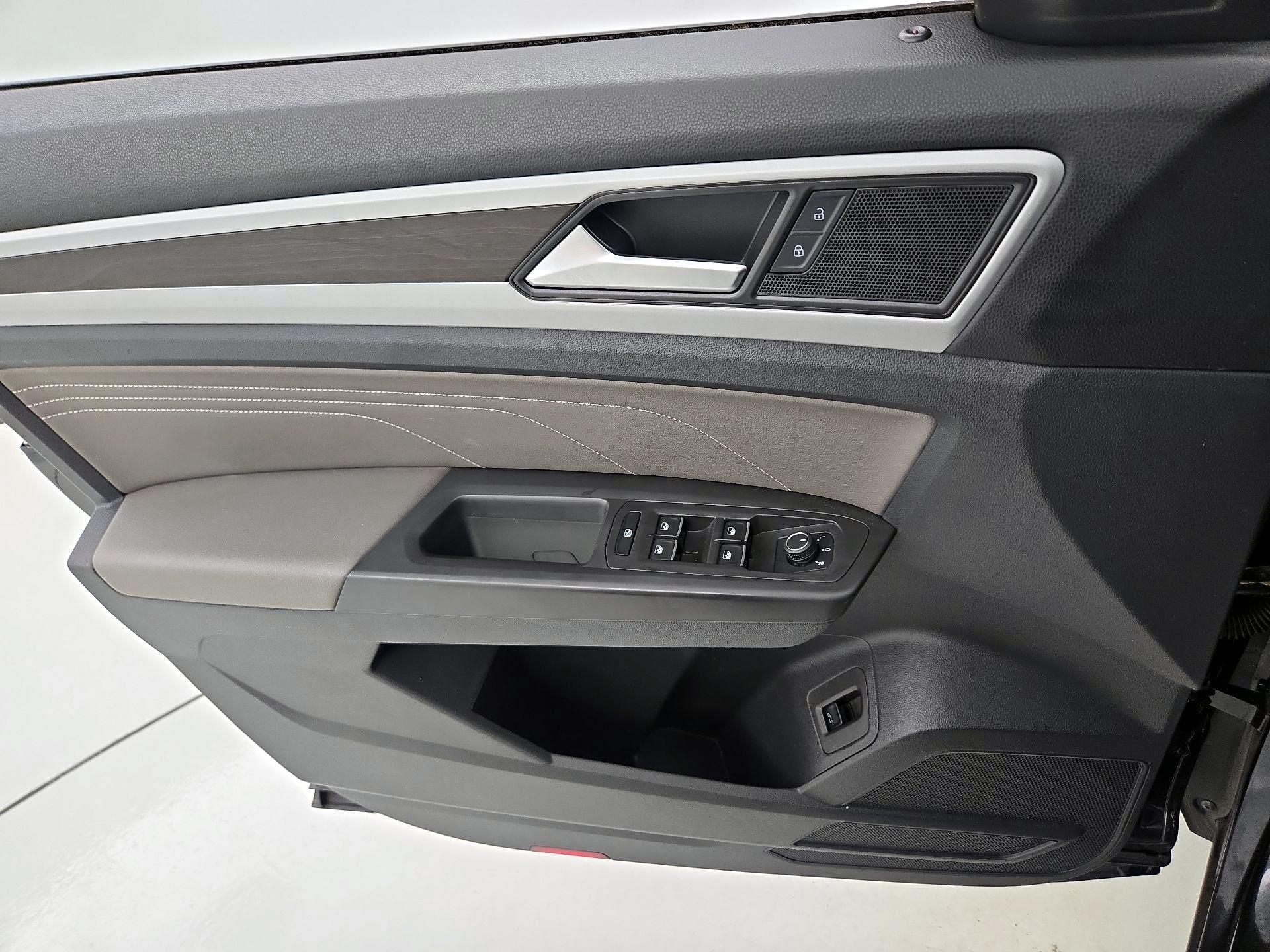 Thumbnail: 2023 Volkswagen Atlas - 12