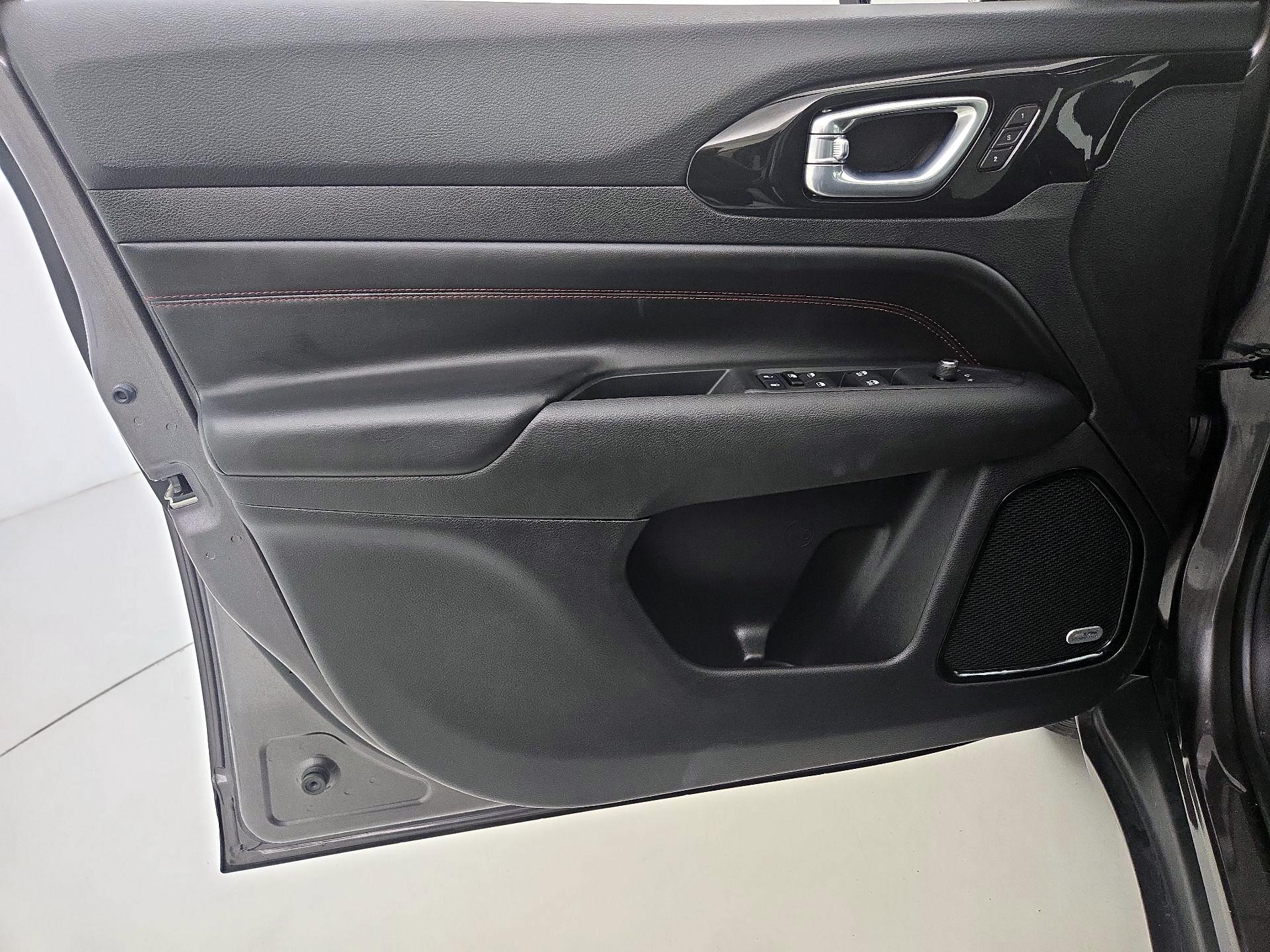 Thumbnail: 2022 Jeep Compass - 12