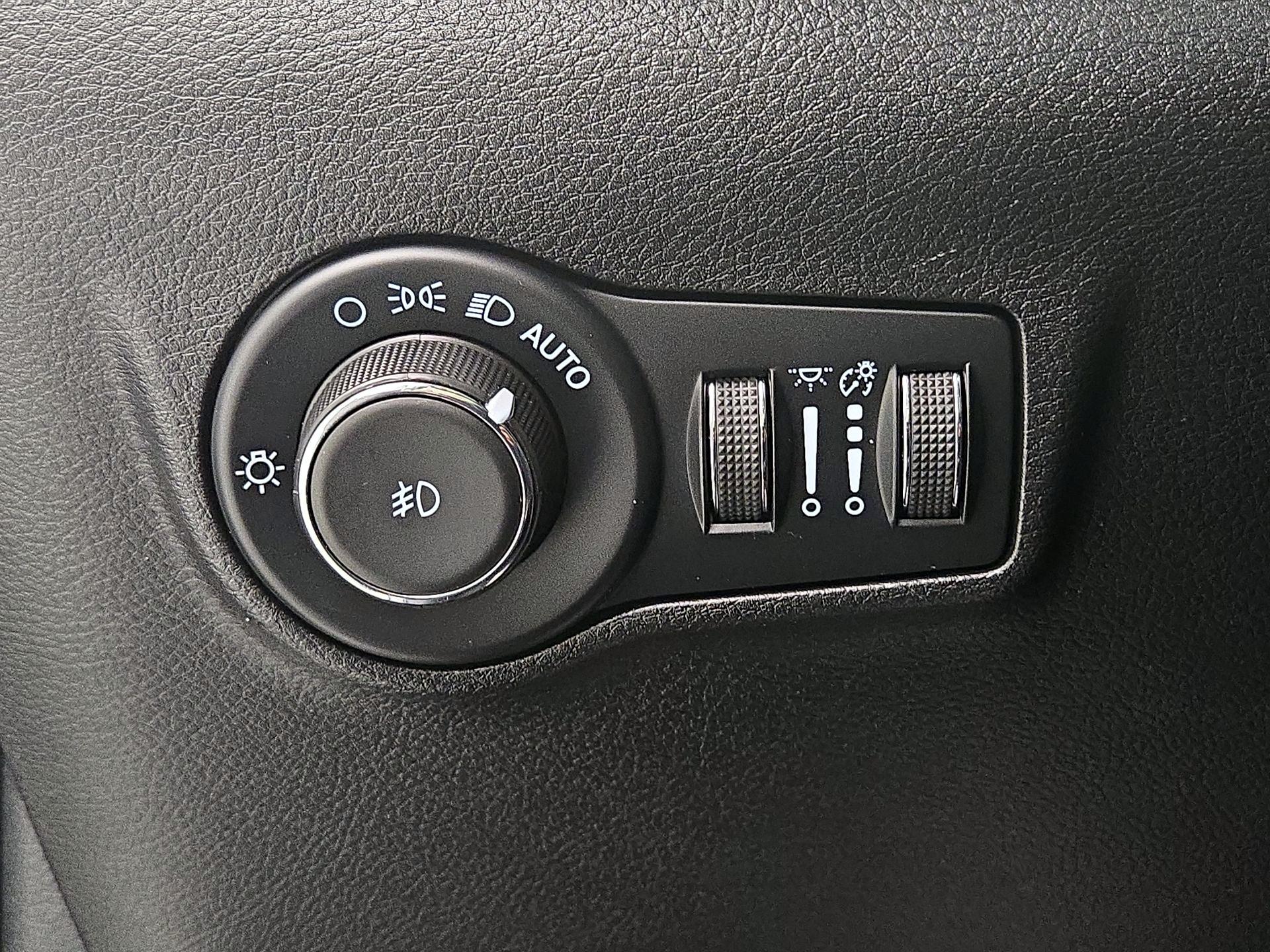 Thumbnail: 2022 Jeep Compass - 13