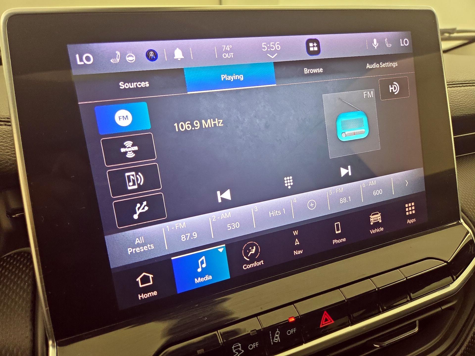 Thumbnail: 2022 Jeep Compass - 16