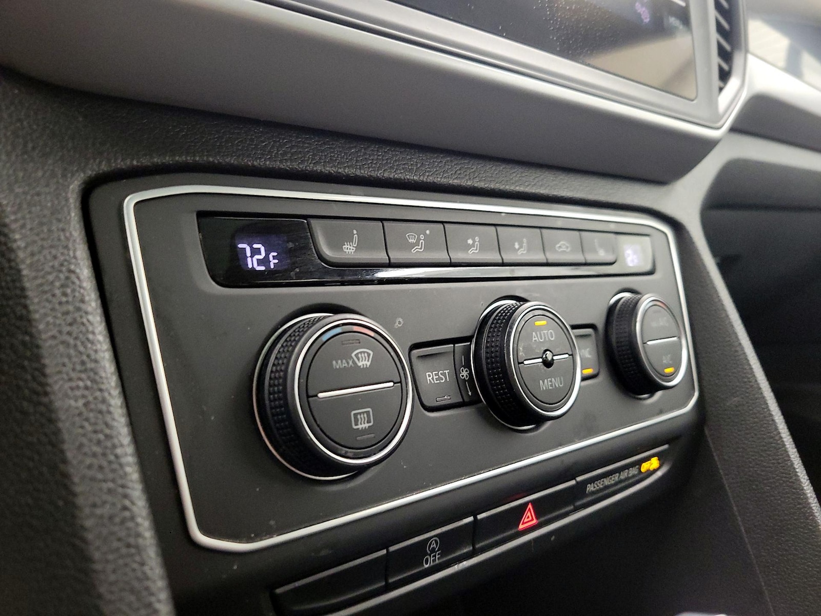 2021 Volkswagen Atlas SE w/Tech R-Line - Photo 17