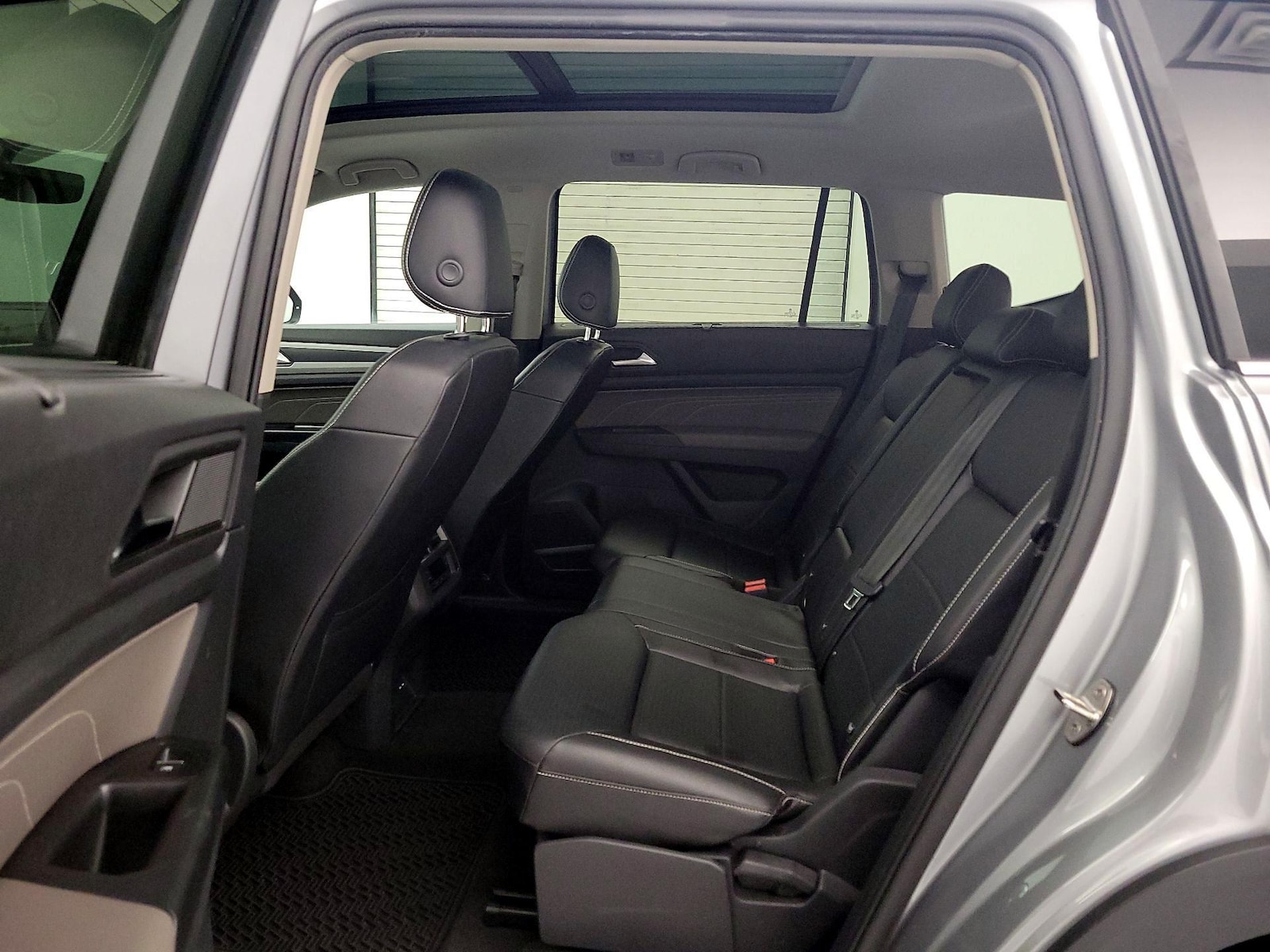 2021 Volkswagen Atlas SE w/Tech R-Line - Photo 21