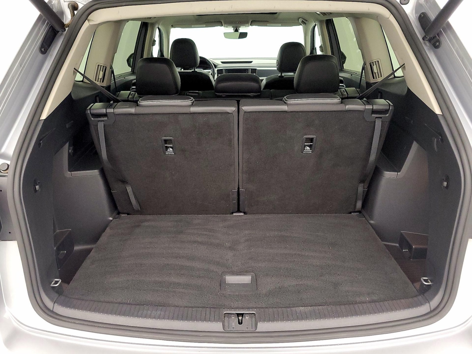 2021 Volkswagen Atlas SE w/Tech R-Line - Photo 23
