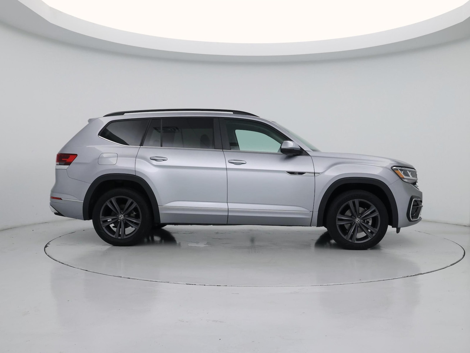 2021 Volkswagen Atlas SE w/Tech R-Line - Photo 8