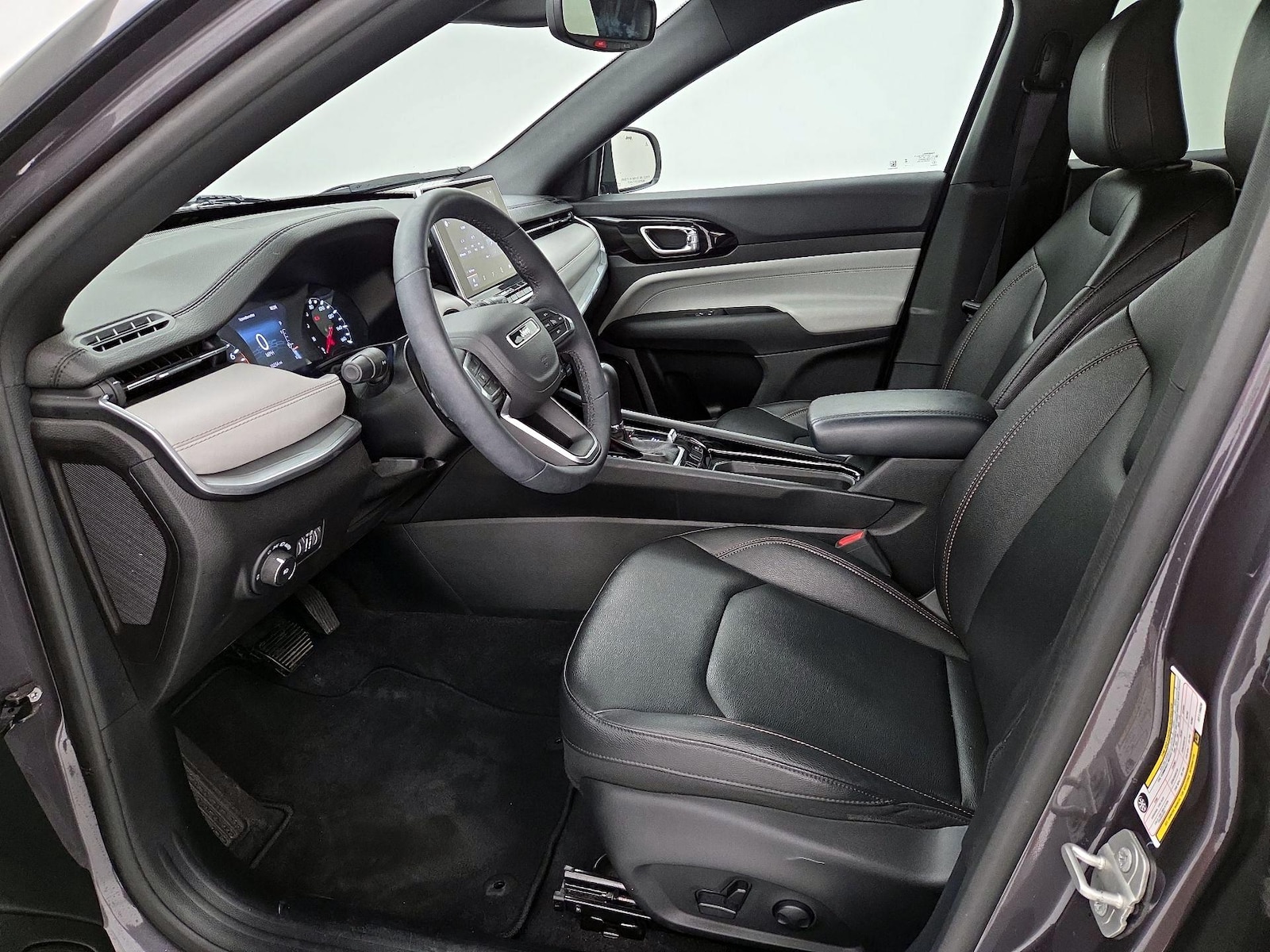 2024 Jeep Compass Limited - Photo 12