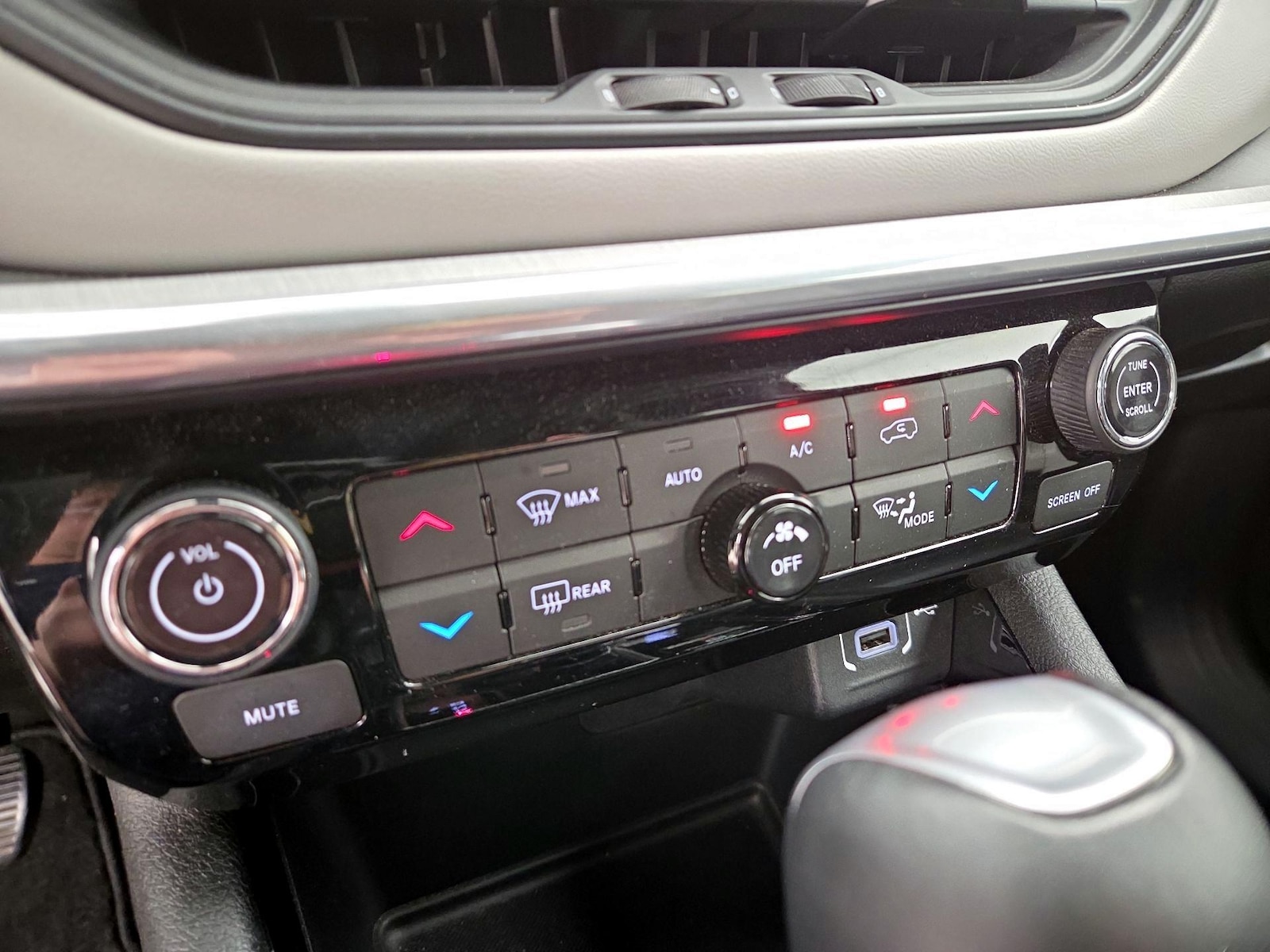 2024 Jeep Compass Limited - Photo 17