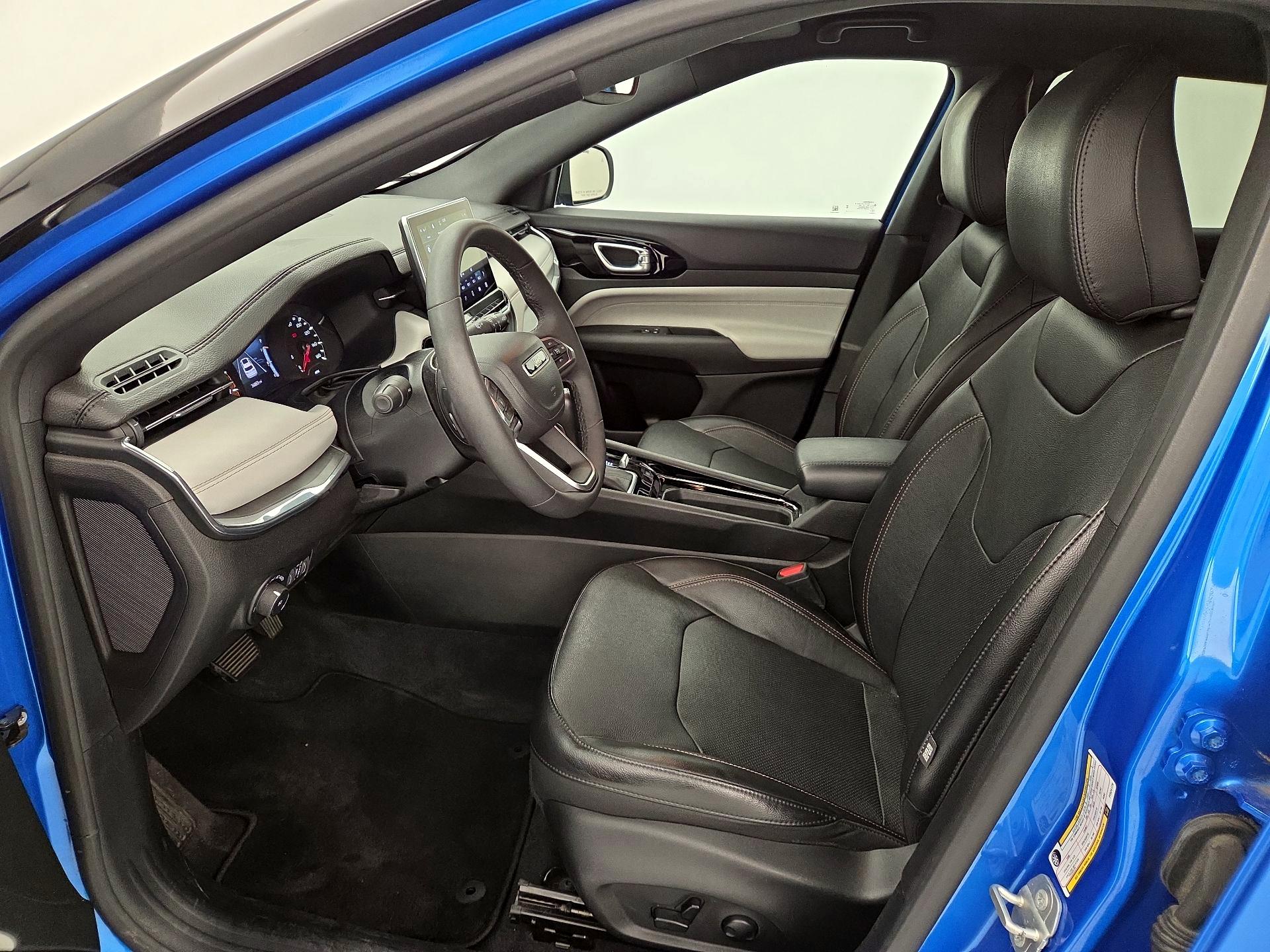 Thumbnail: 2023 Jeep Compass - 11