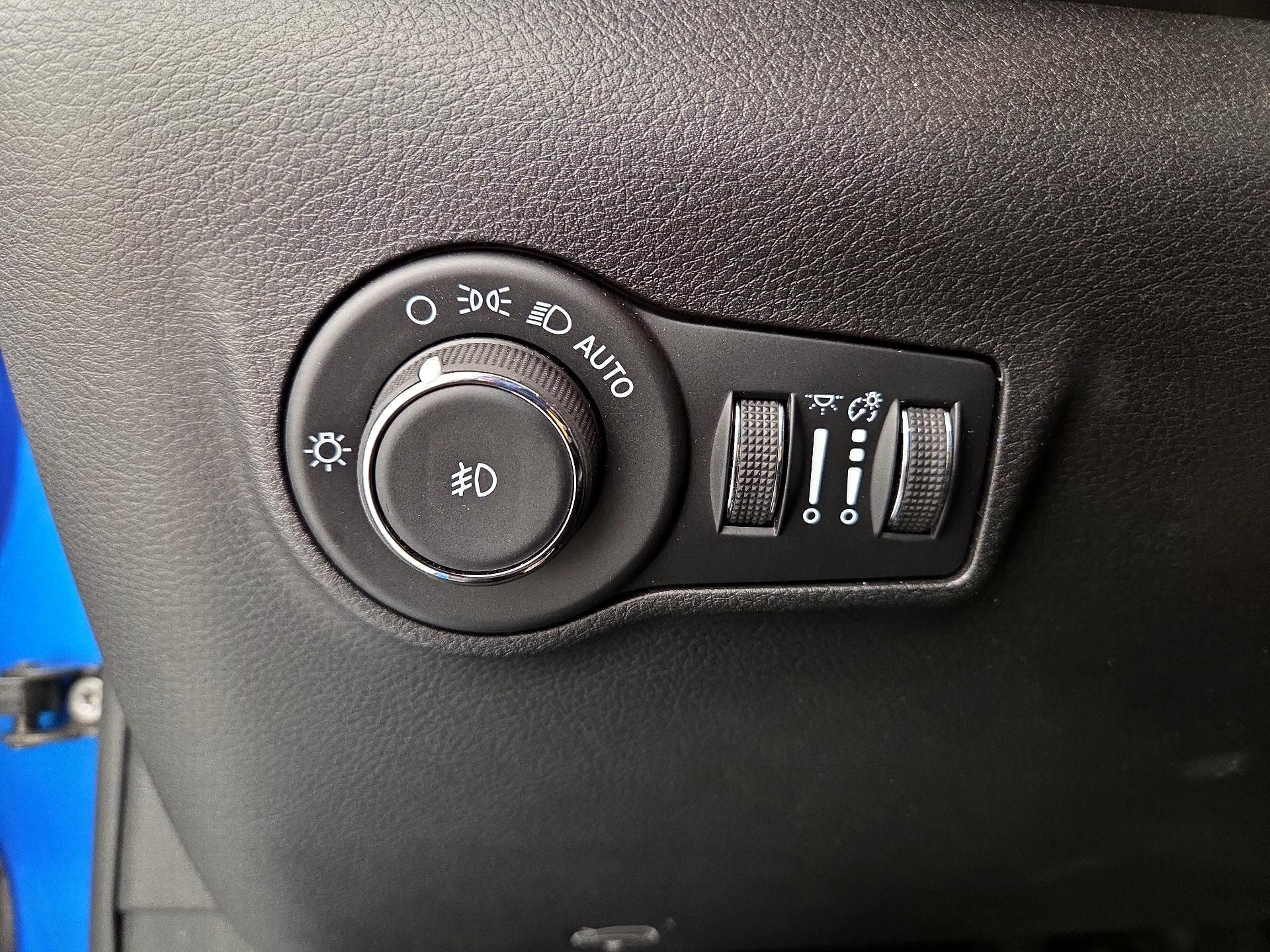 Thumbnail: 2023 Jeep Compass - 13