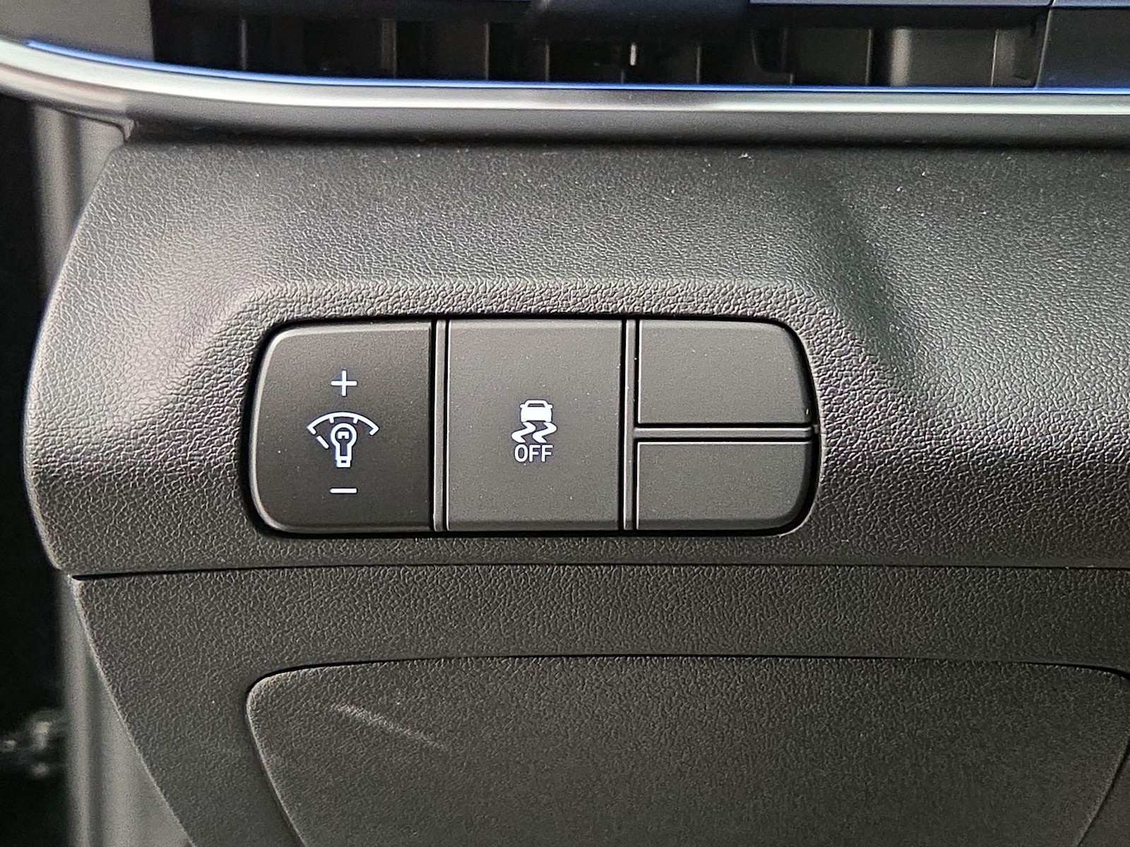 2025 Hyundai Elantra SEL - Photo 14