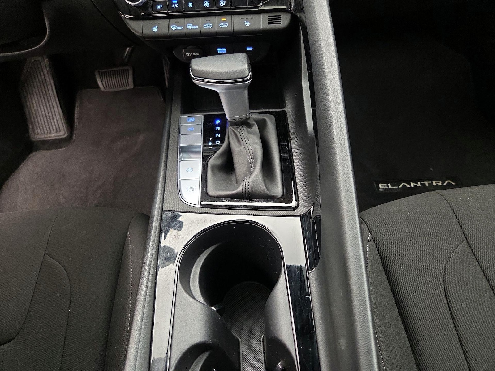 2025 Hyundai Elantra SEL - Photo 19