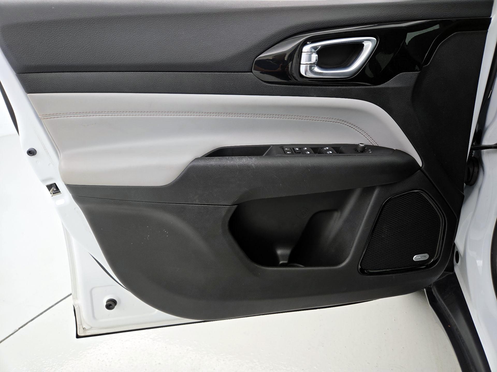 Thumbnail: 2023 Jeep Compass - 12