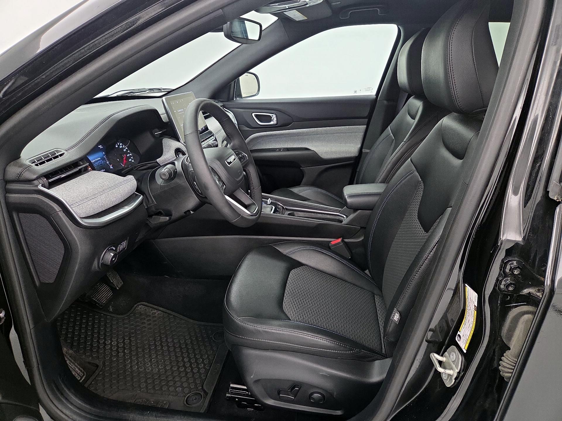 Thumbnail: 2023 Jeep Compass - 11